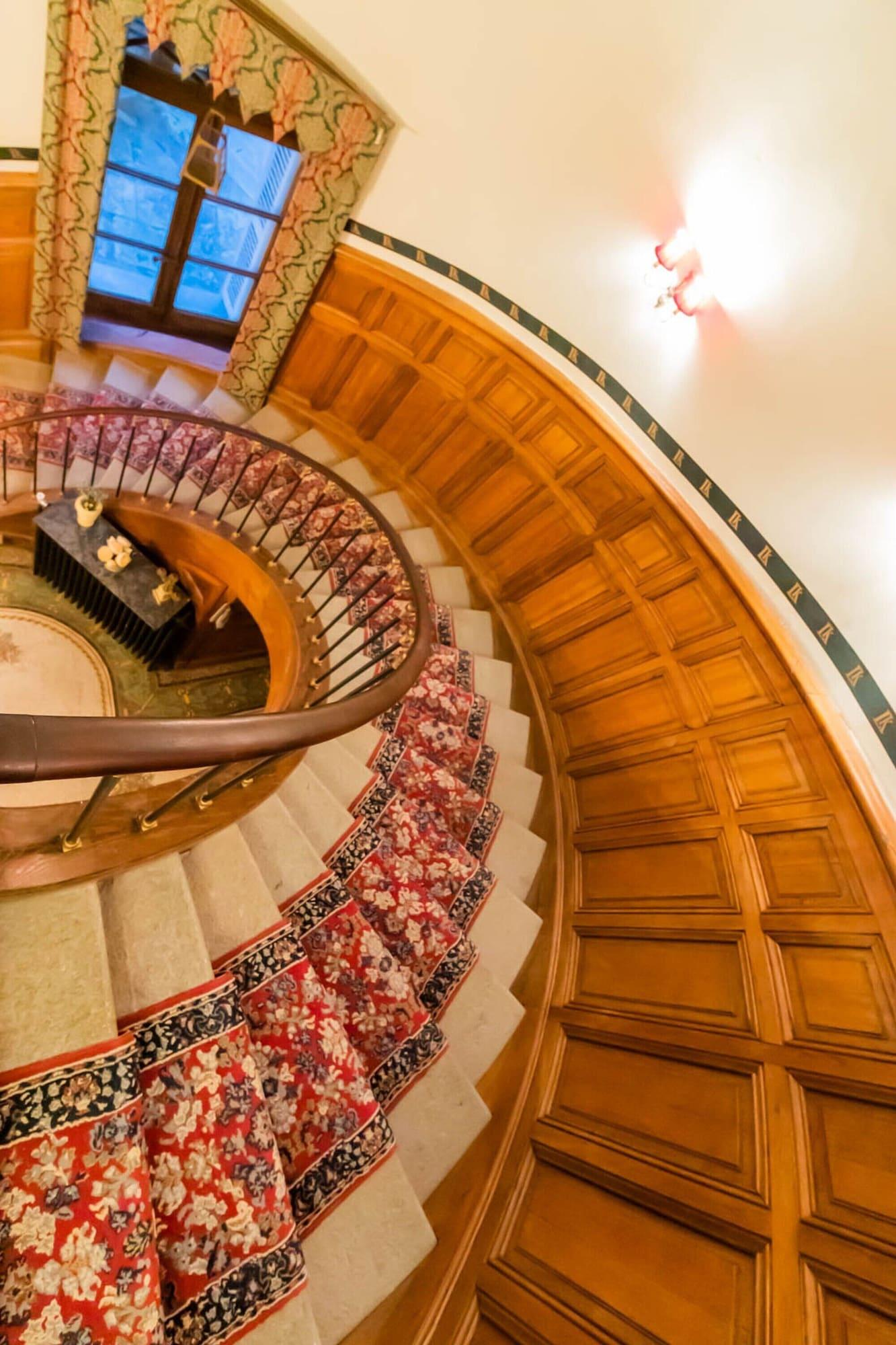 Varios Chateau du Hallay