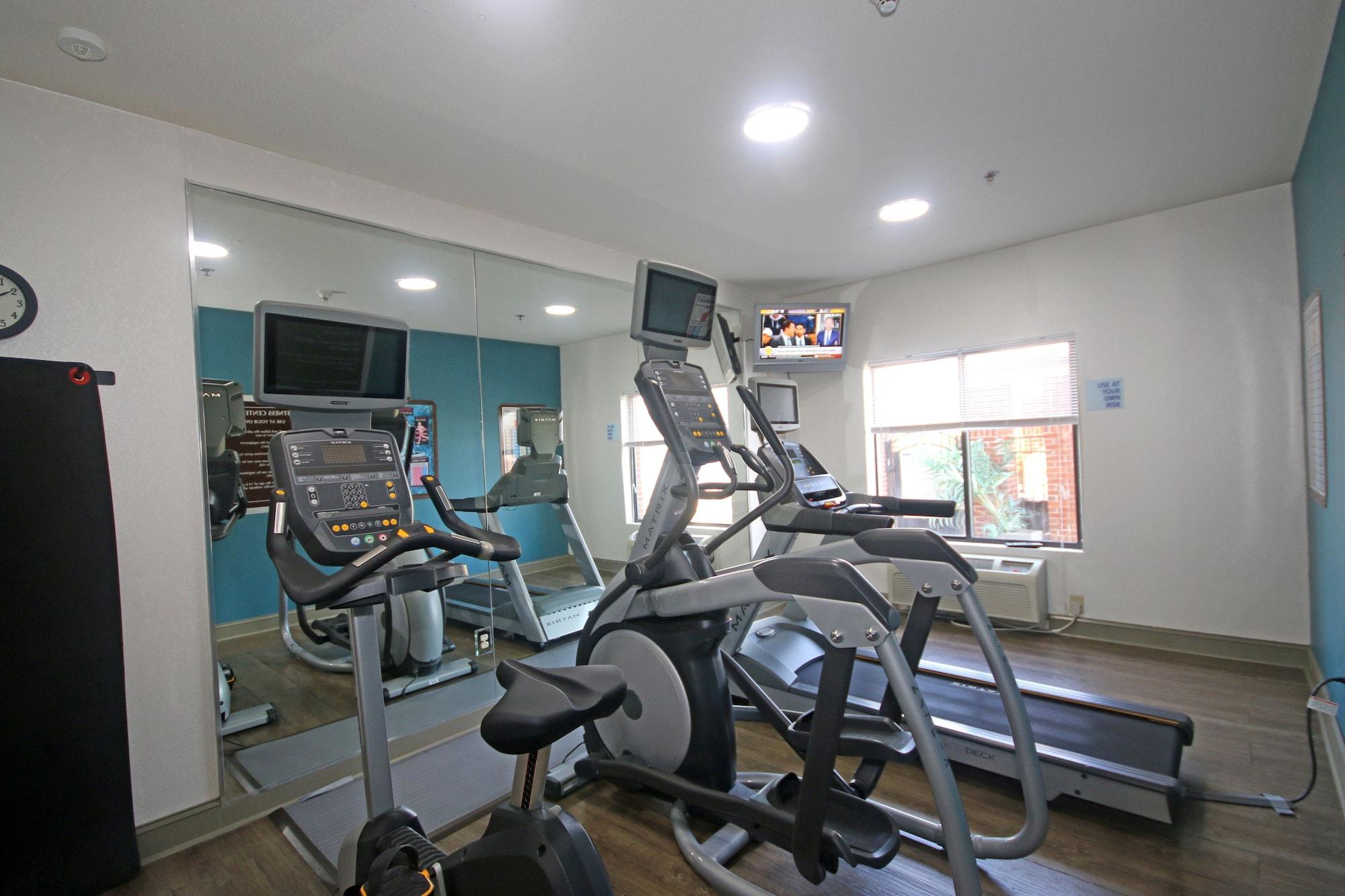 Gimnasio Holiday Inn Express Hotel & Suites Greensboro - East by IHG