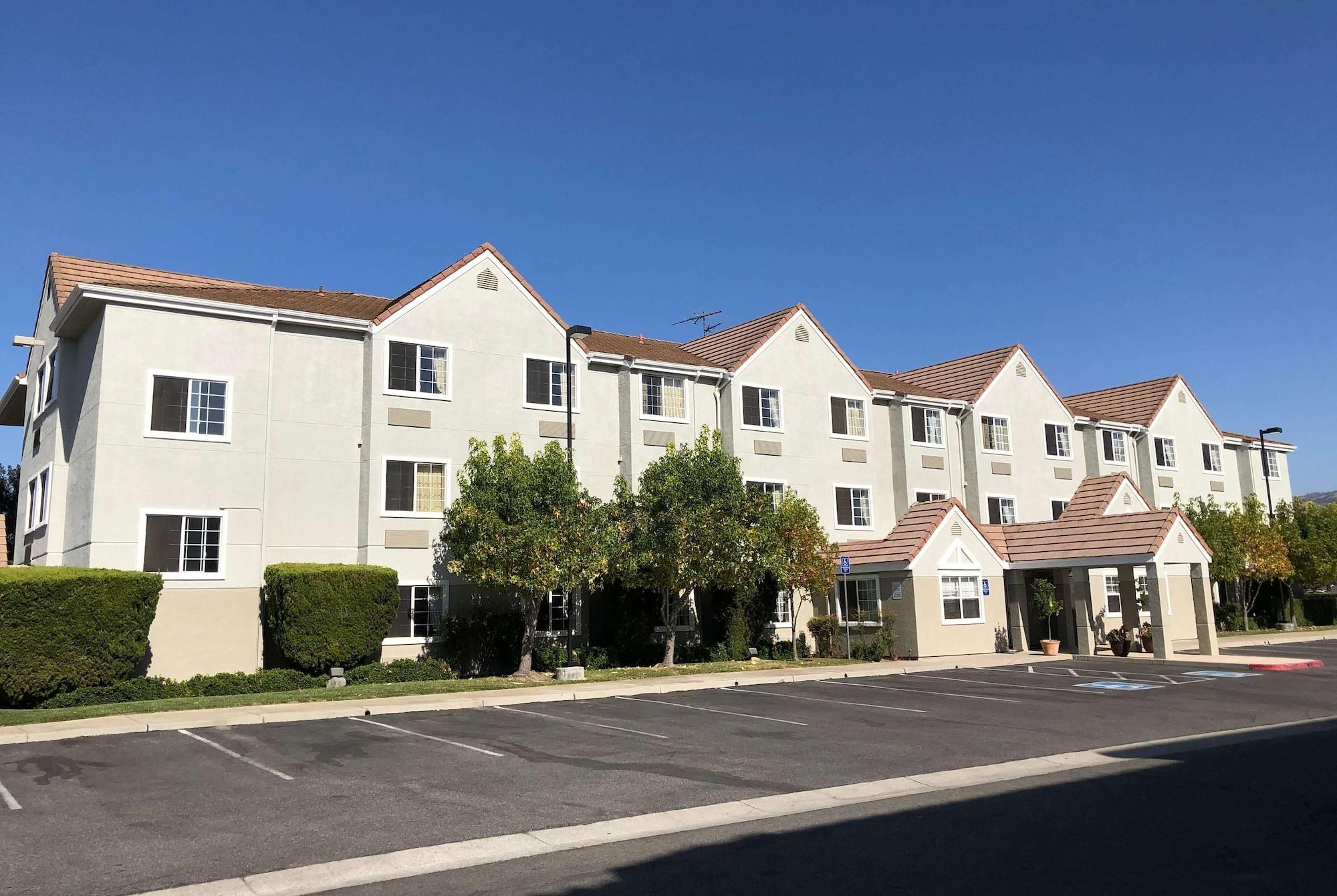 Varios Microtel Inn & Suites by Wyndham Morgan Hill/San Jose Area