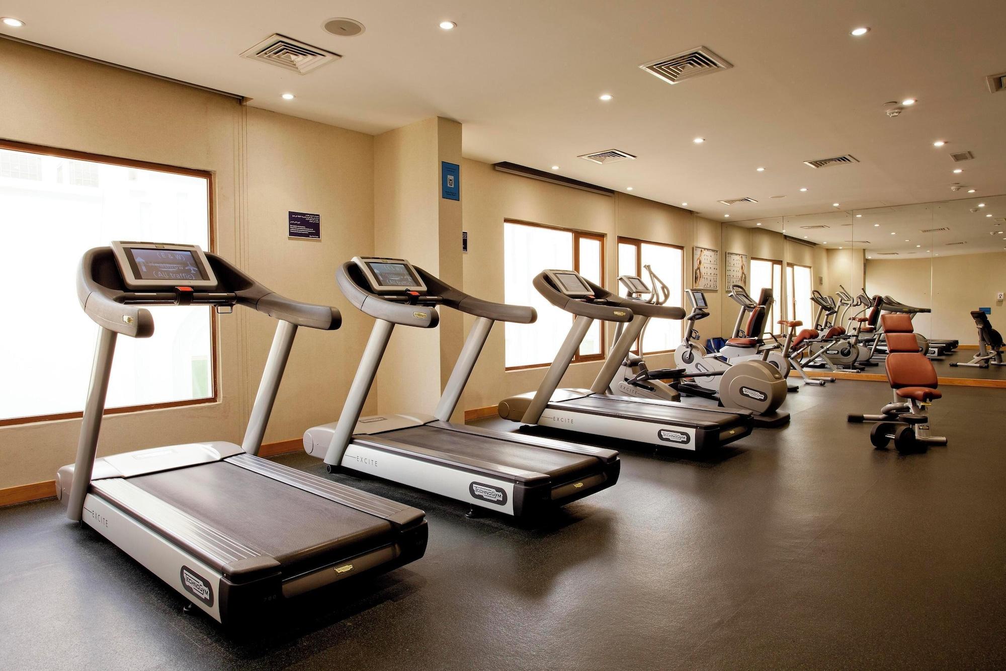 Gimnasio Golden Tulip Muscat