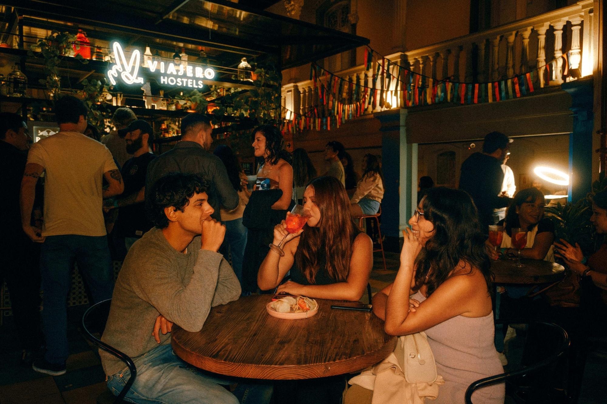 Bar/Salón Viajero Lima - Barranco Hostel