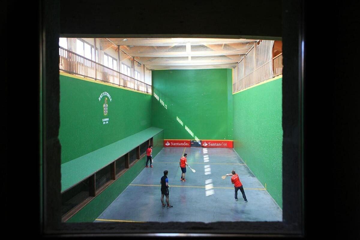 Instalaciones Recreativas Hostal Trinkete Antxitonea