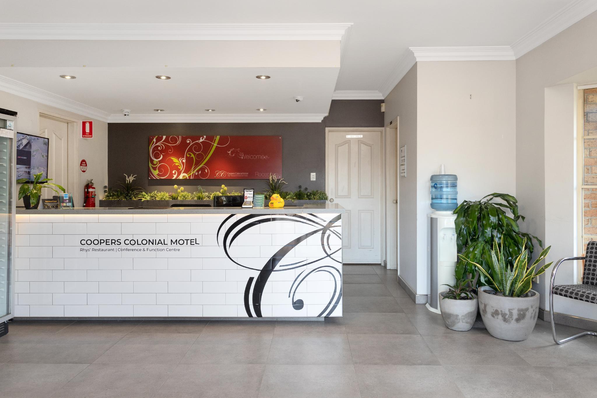 Vista Lobby Coopers Colonial Motel