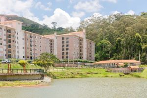 Alquiler Vacacional - Apto. moderno em condomínio com piscina CME0107