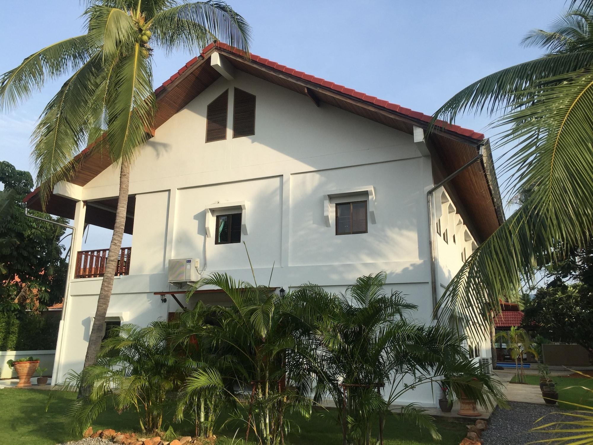 Vista Exterior Lyndale Lodge