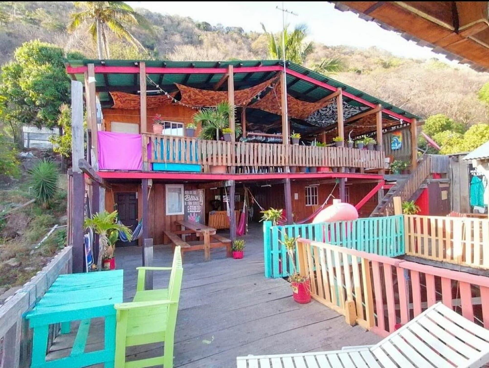 Vista Exterior Hostal & Restaurante Bar Xtream