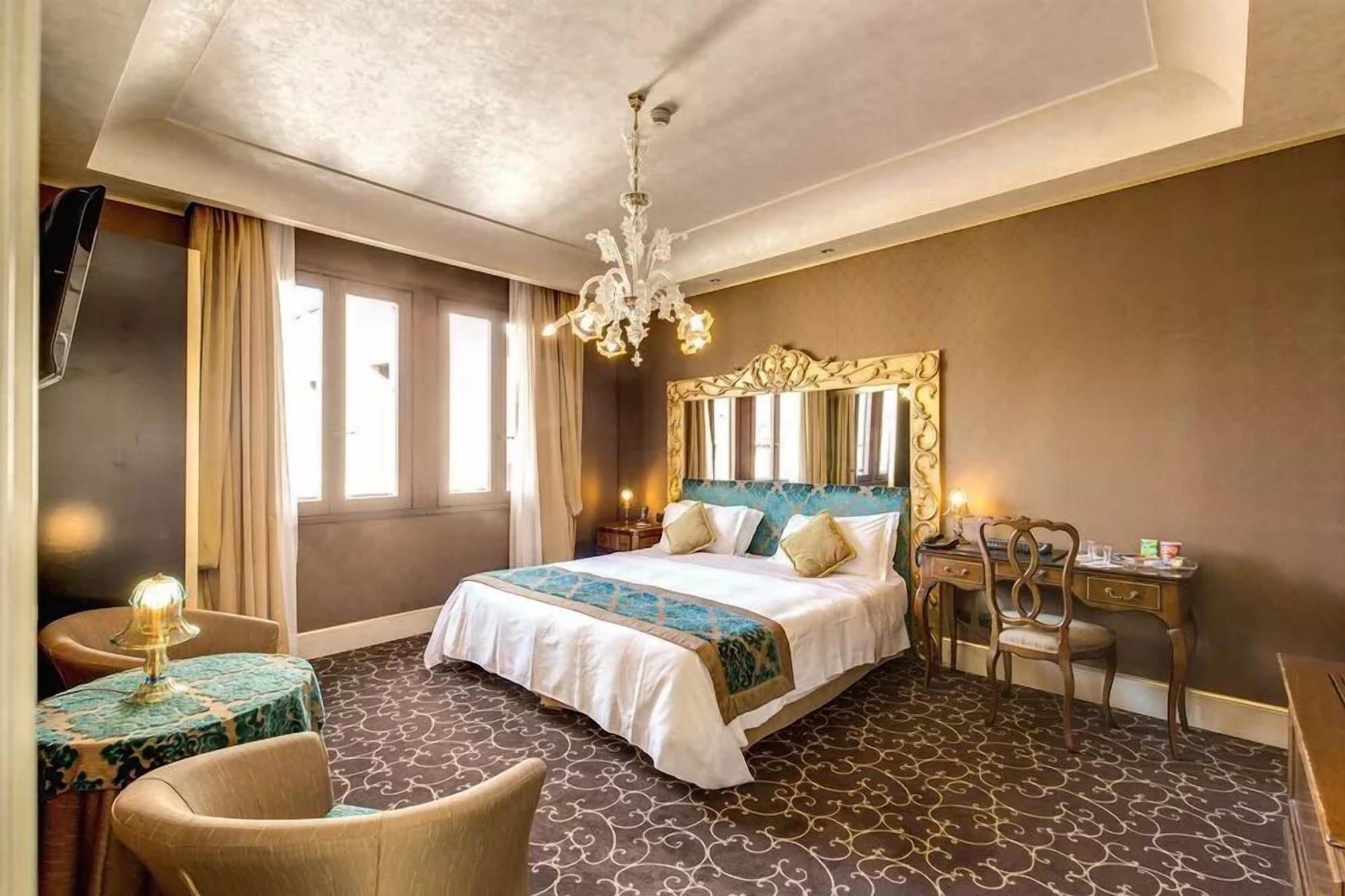 Habitación Pesaro Palace