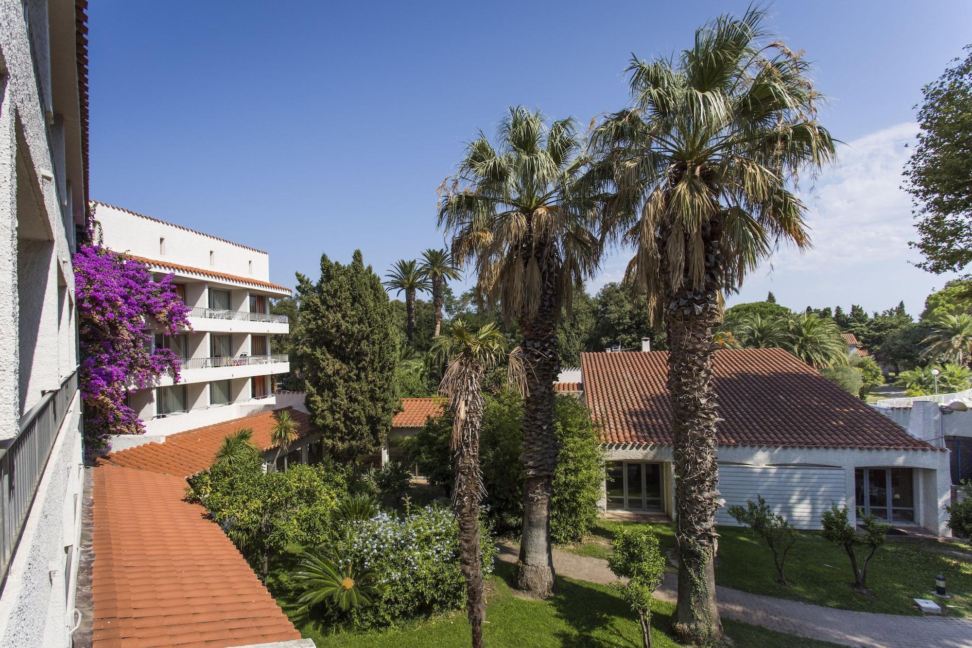 Vista Exterior Le Domaine du Mas Blanc by Popinns