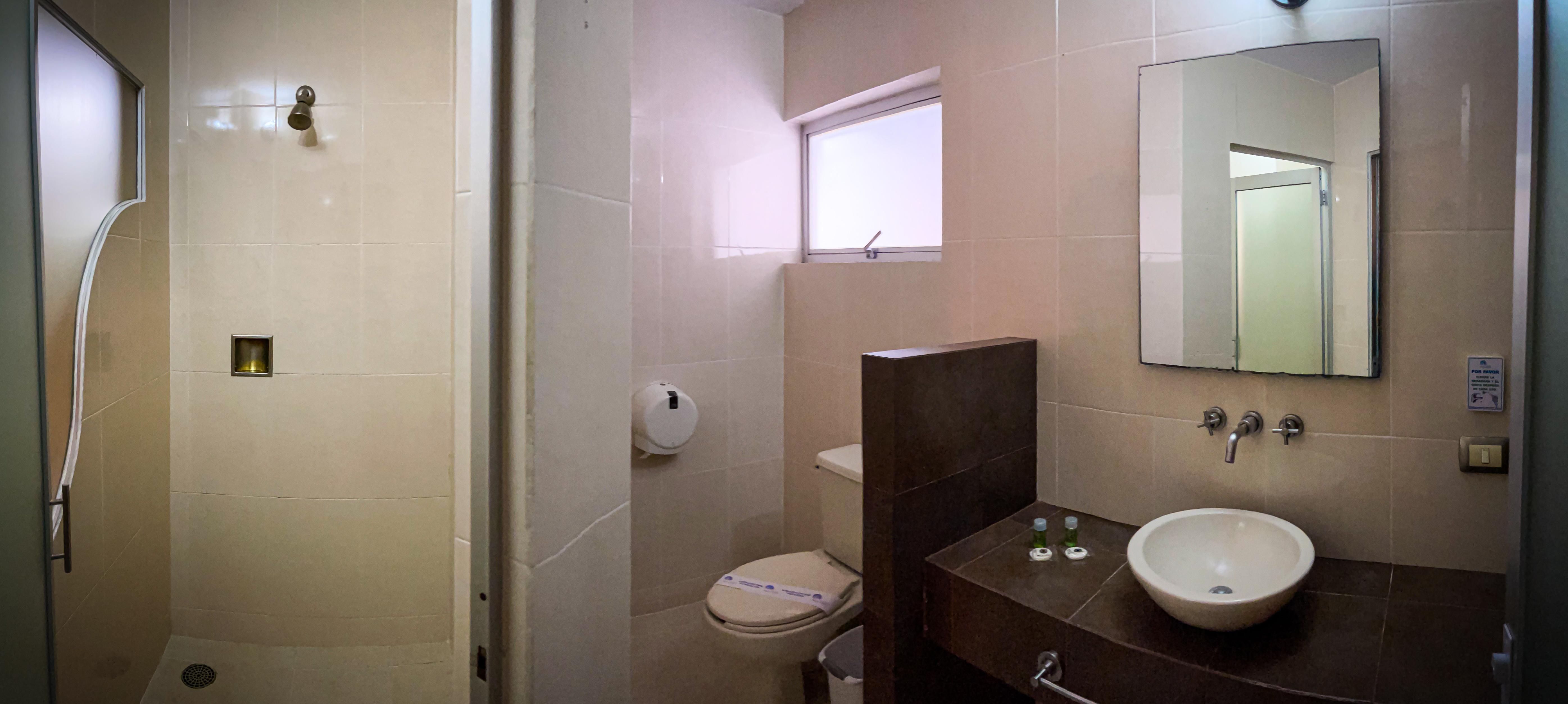 Baño Auto-Hotel Mediterraneo