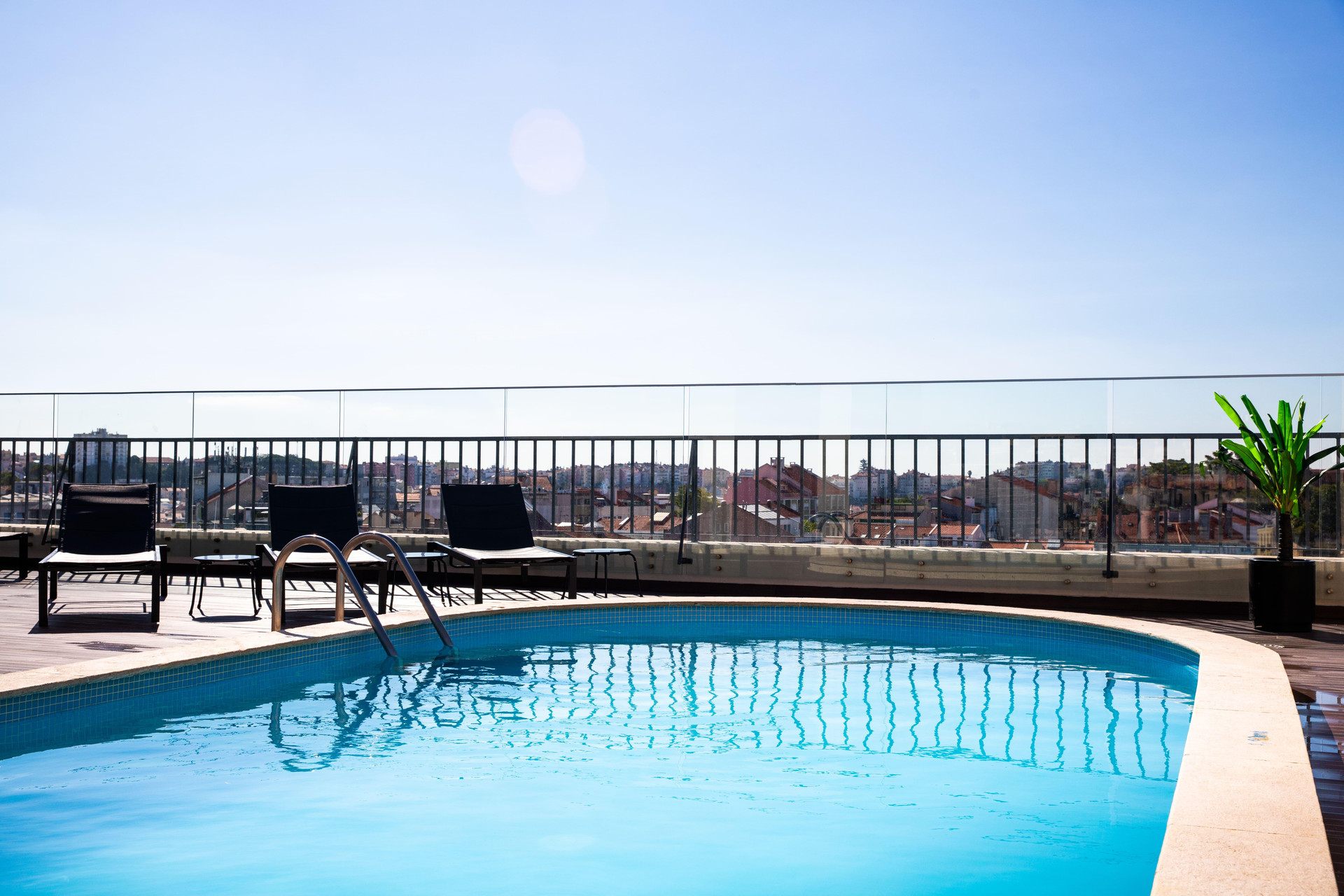 Vista Piscina VIP Executive Suites do Marques Hotel