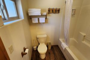 Alojamiento - Studio 2 King Bed, Full Bath, Full Kitchen 10 Minutes from West Glacier Park!