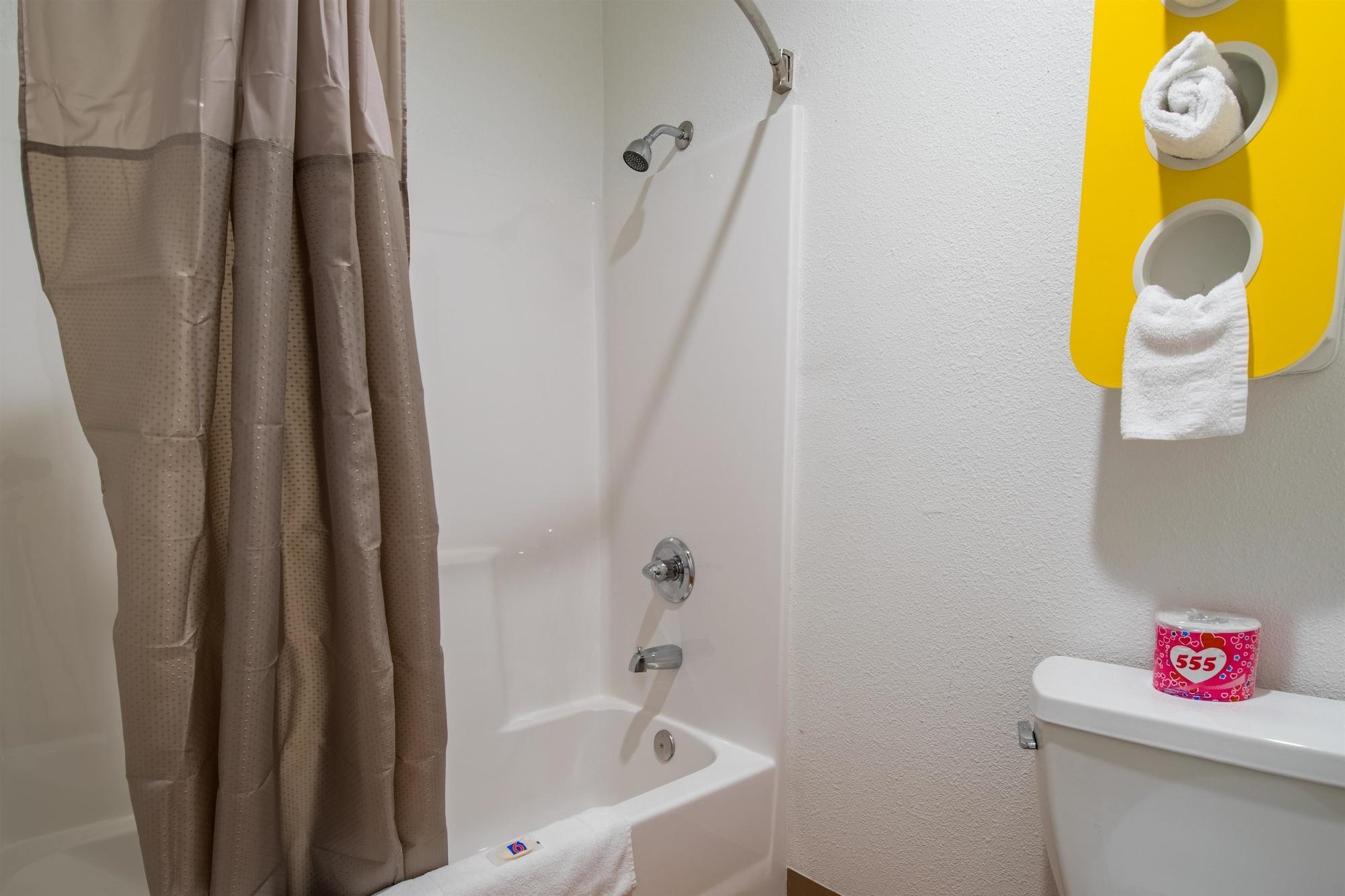 Equipamiento de Habitación Motel 6 San Bernardino, CA - Downtown