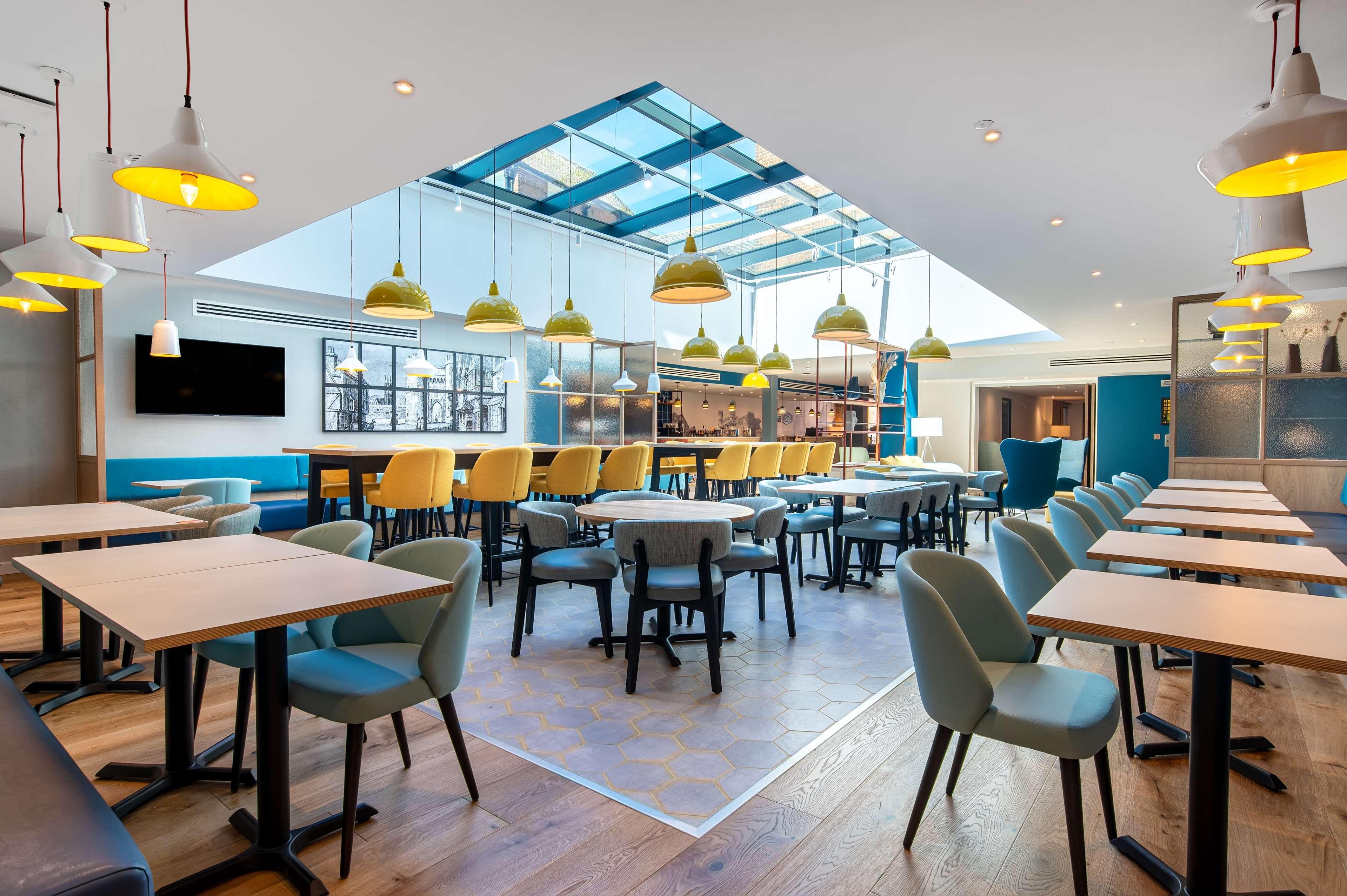 Restaurant Hampton by Hilton Canterbury