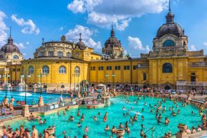 Actividad - Entrada al balneario de Szechenyi