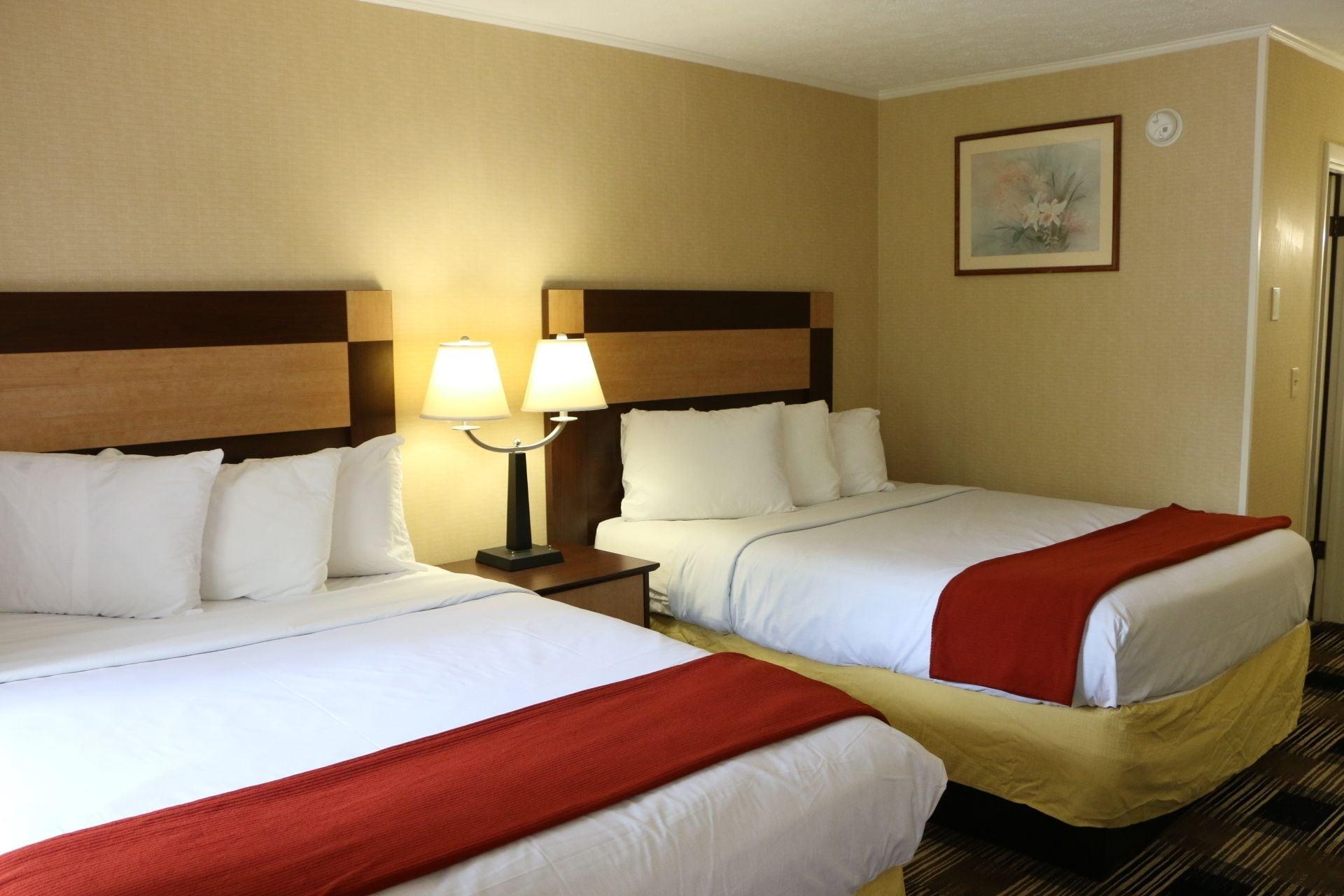 Varios Castlewood Inn