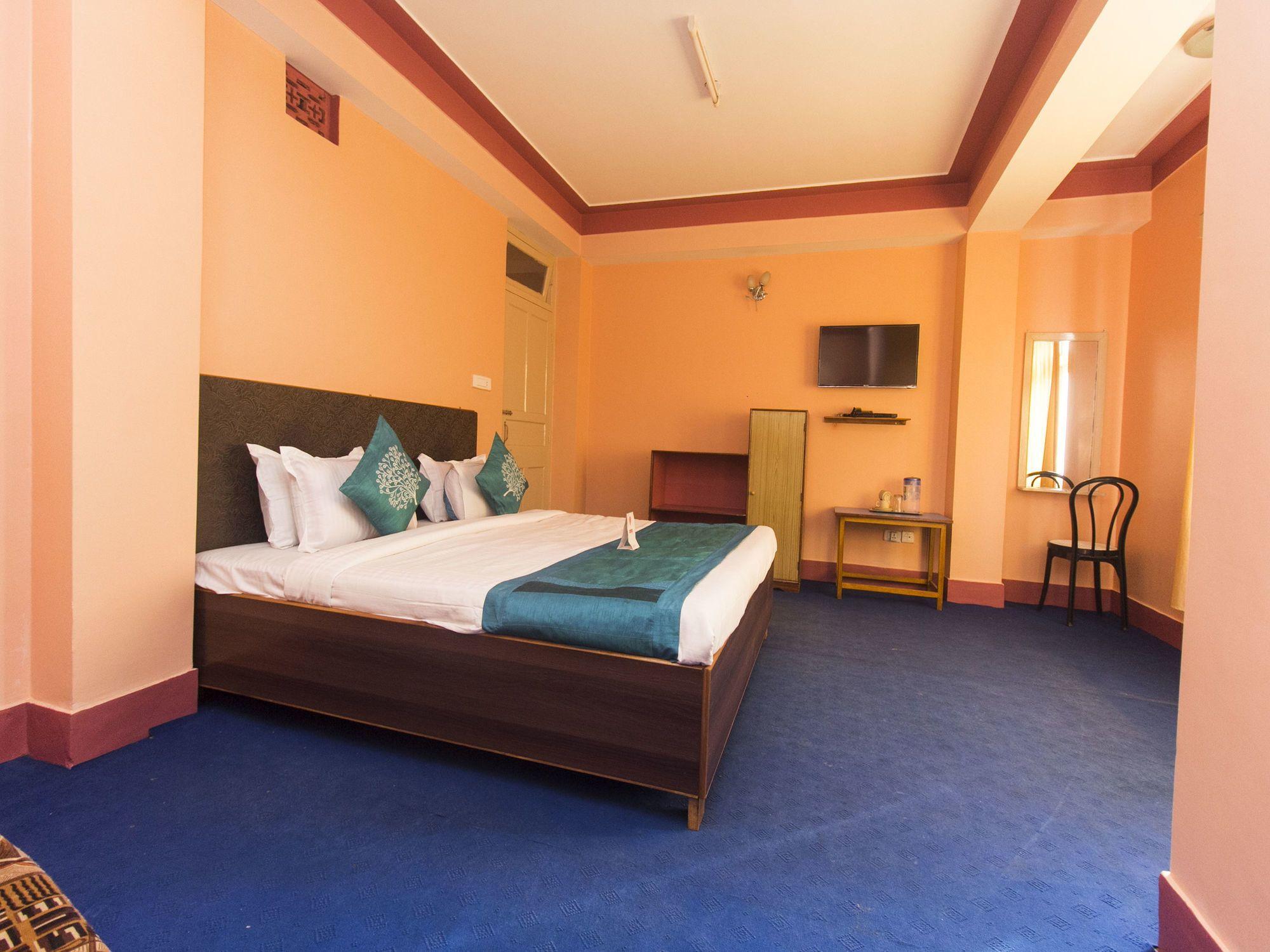 Varios OYO 10586 Hotel Tulip Residency