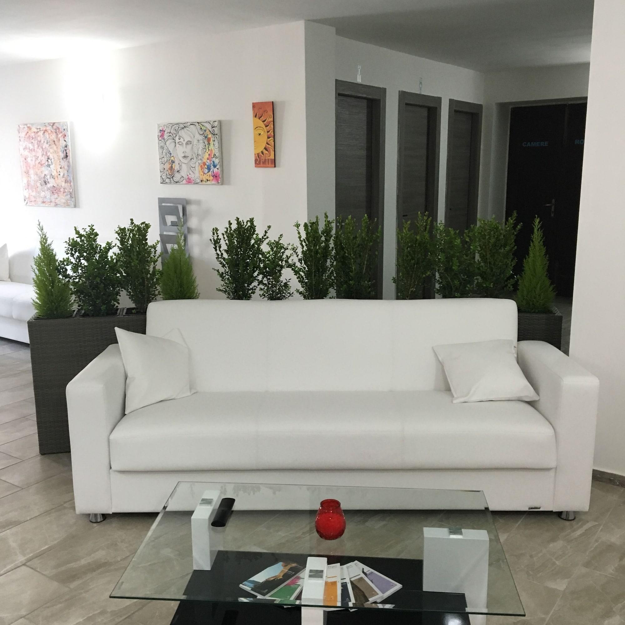 Vista Lobby Tyrrhenum