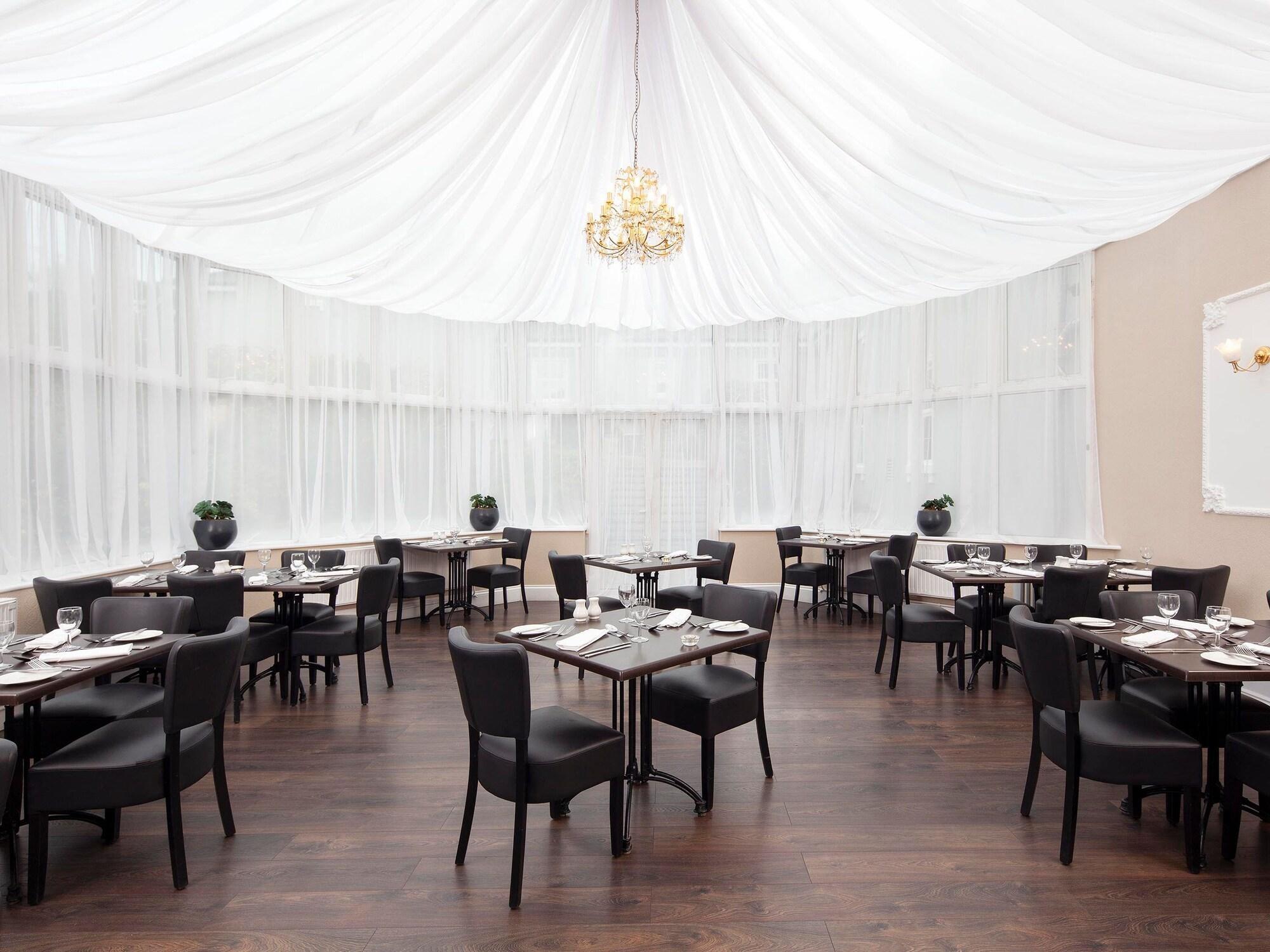 Restaurant Elfordleigh Hotel Golf and Leisure Club