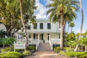 Alojamiento - Coconut Beach Resort