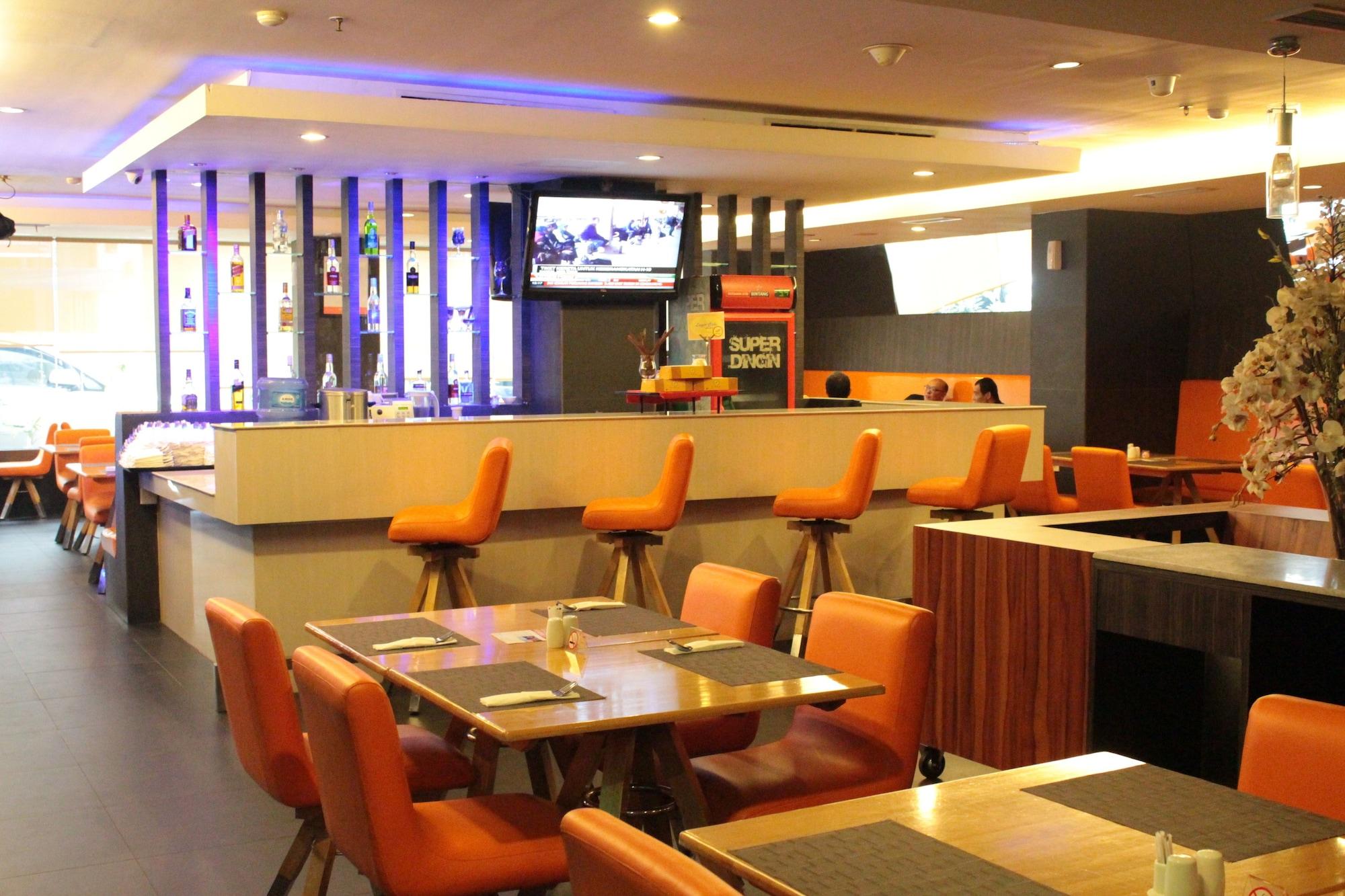 Bar/Salón Swiss-Belinn Medan