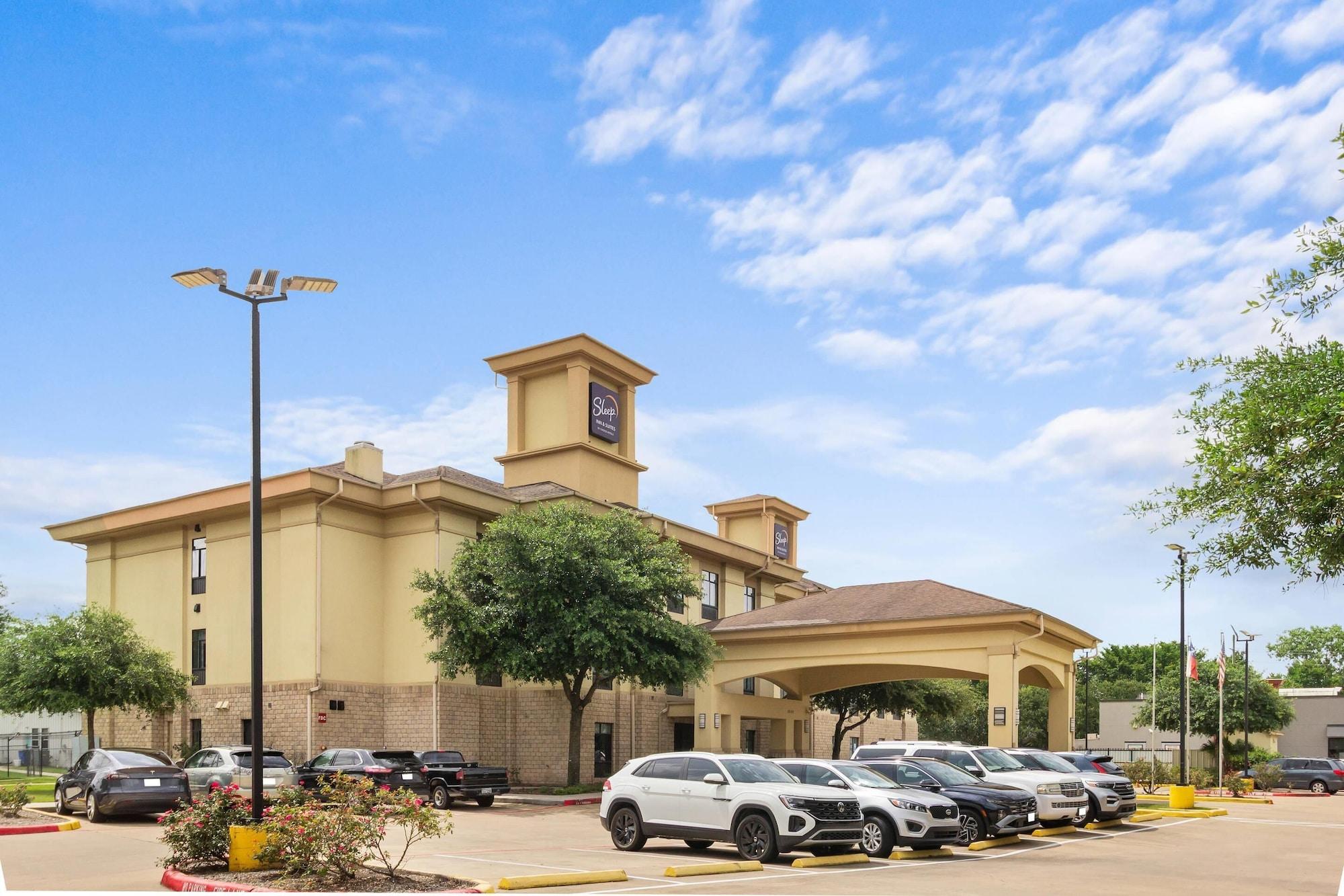 Vista Exterior Sleep Inn & Suites Bush Intercontinental - IAH East