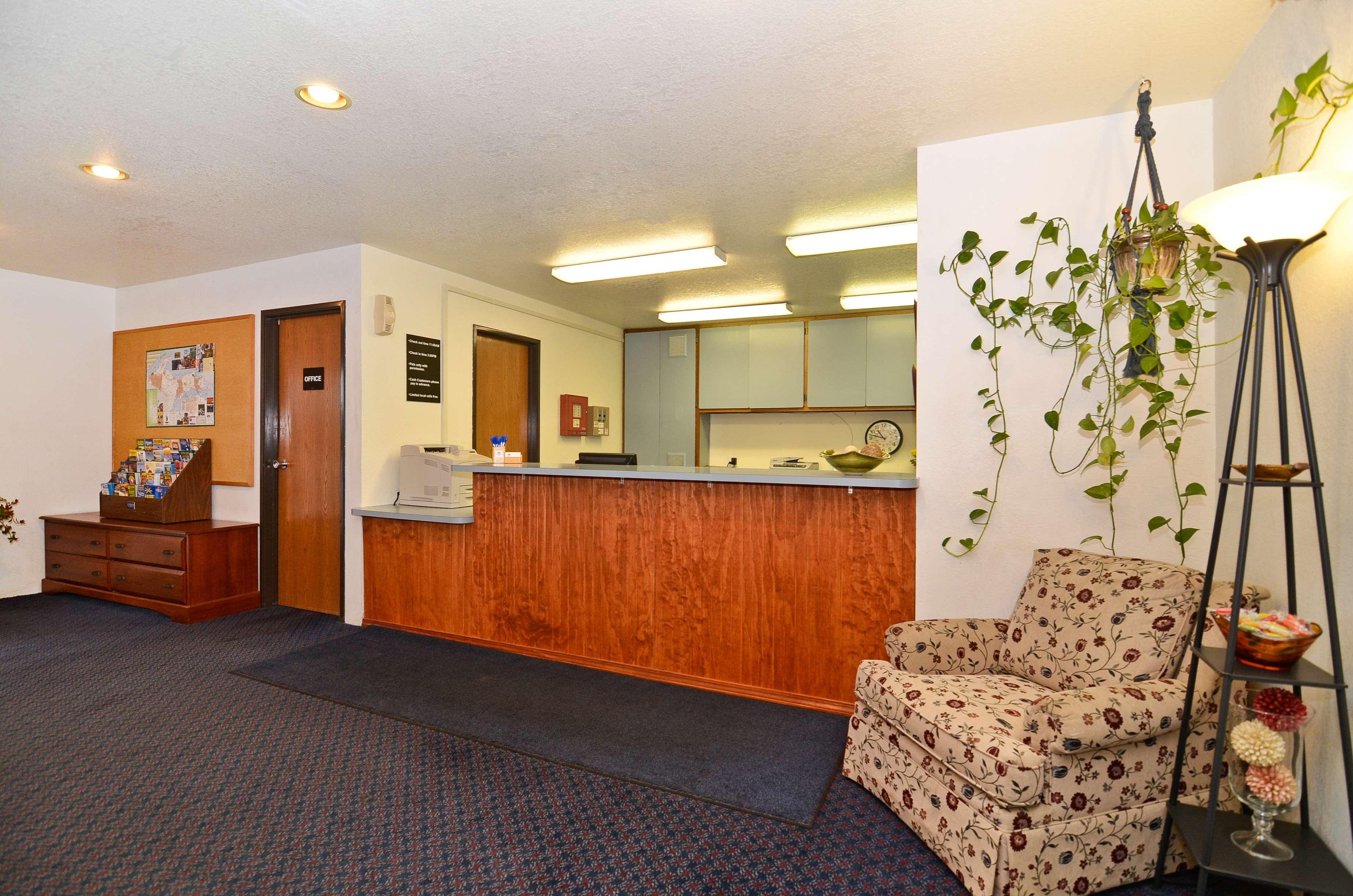 Vista Lobby Americas Best Value Inn Sault Ste. Marie