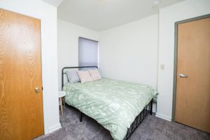 Alquiler Vacacional - BIG House in the heart of Champaign. 6 blocks to campus. Game Room!