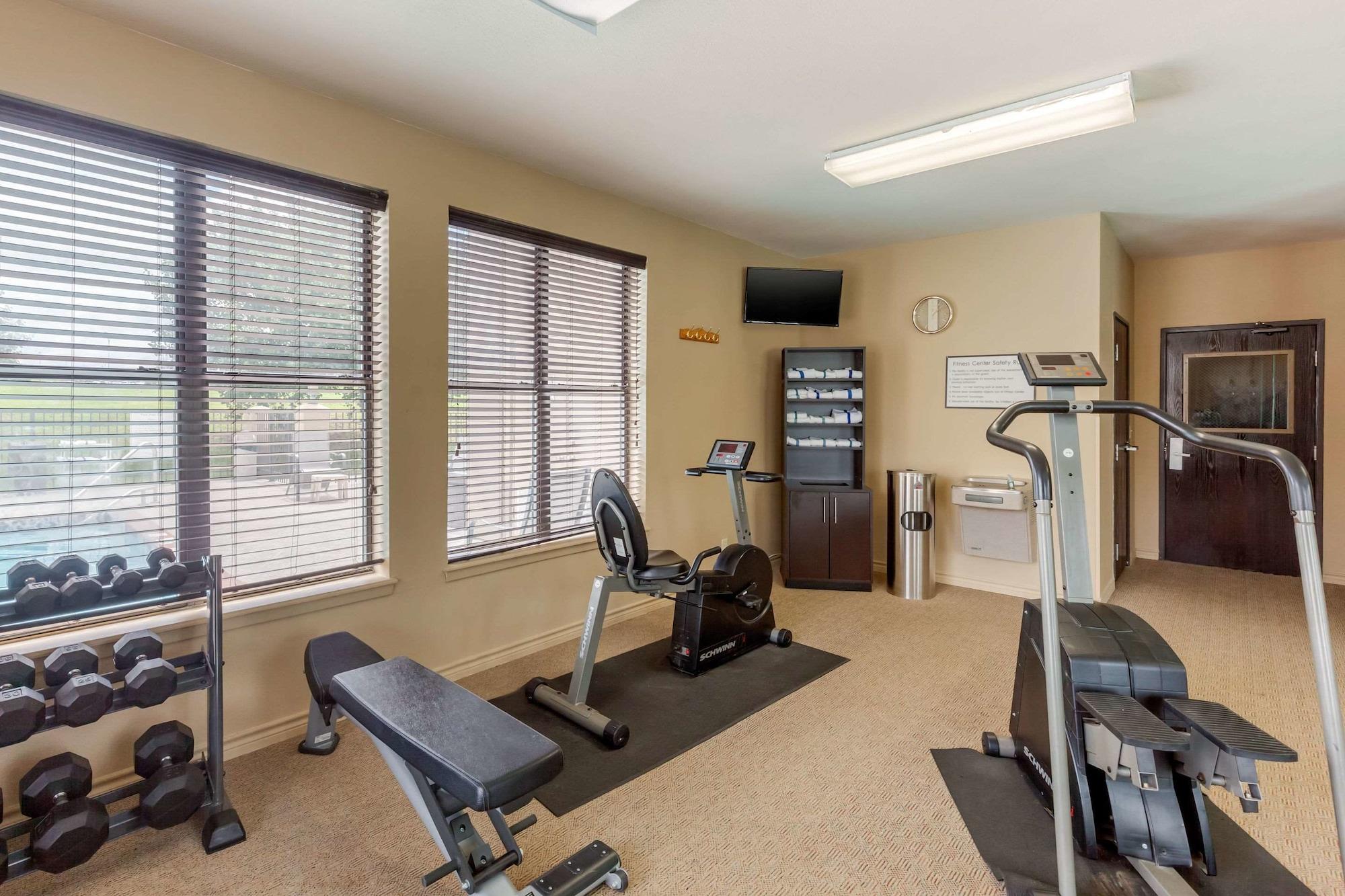 Gimnasio Quality Suites Sherman