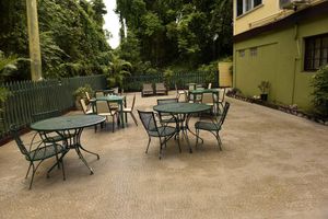 Alojamiento - Pineapple Court Hotel