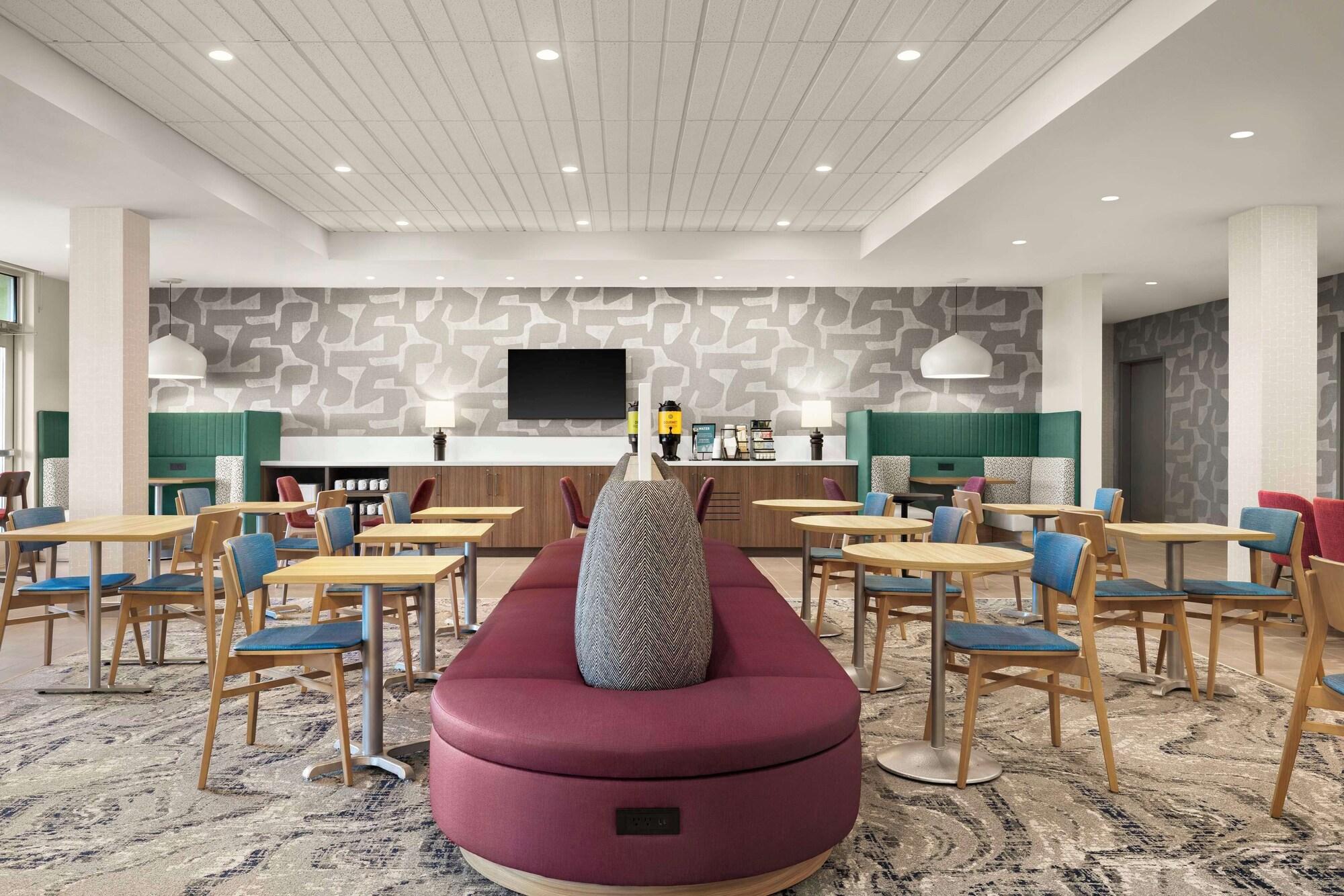 Vista Lobby Home2 Suites By Hilton San Juan