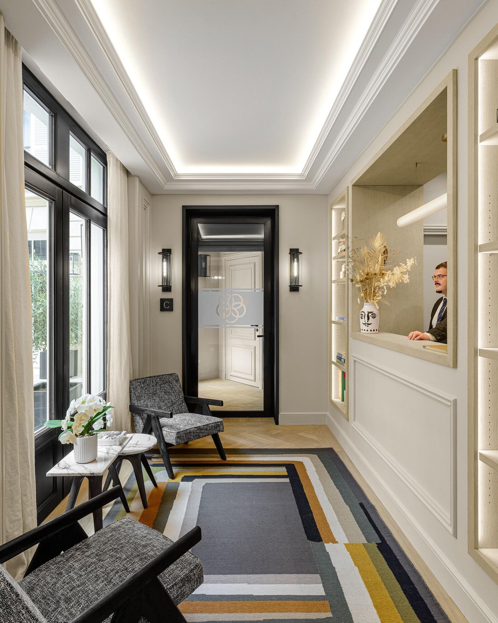 Vista Lobby Black Door