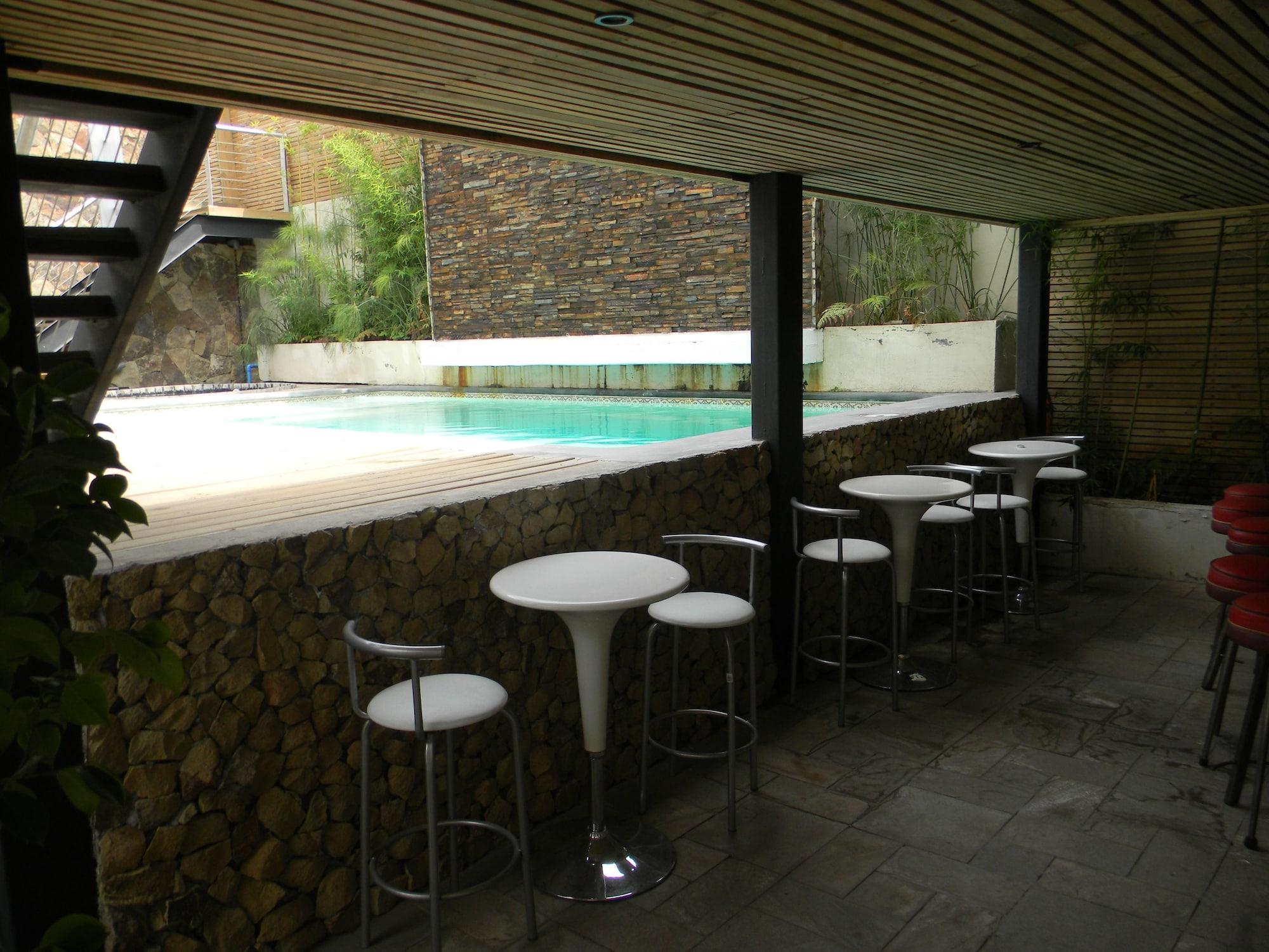 Bar/Salón Happy House Hostel