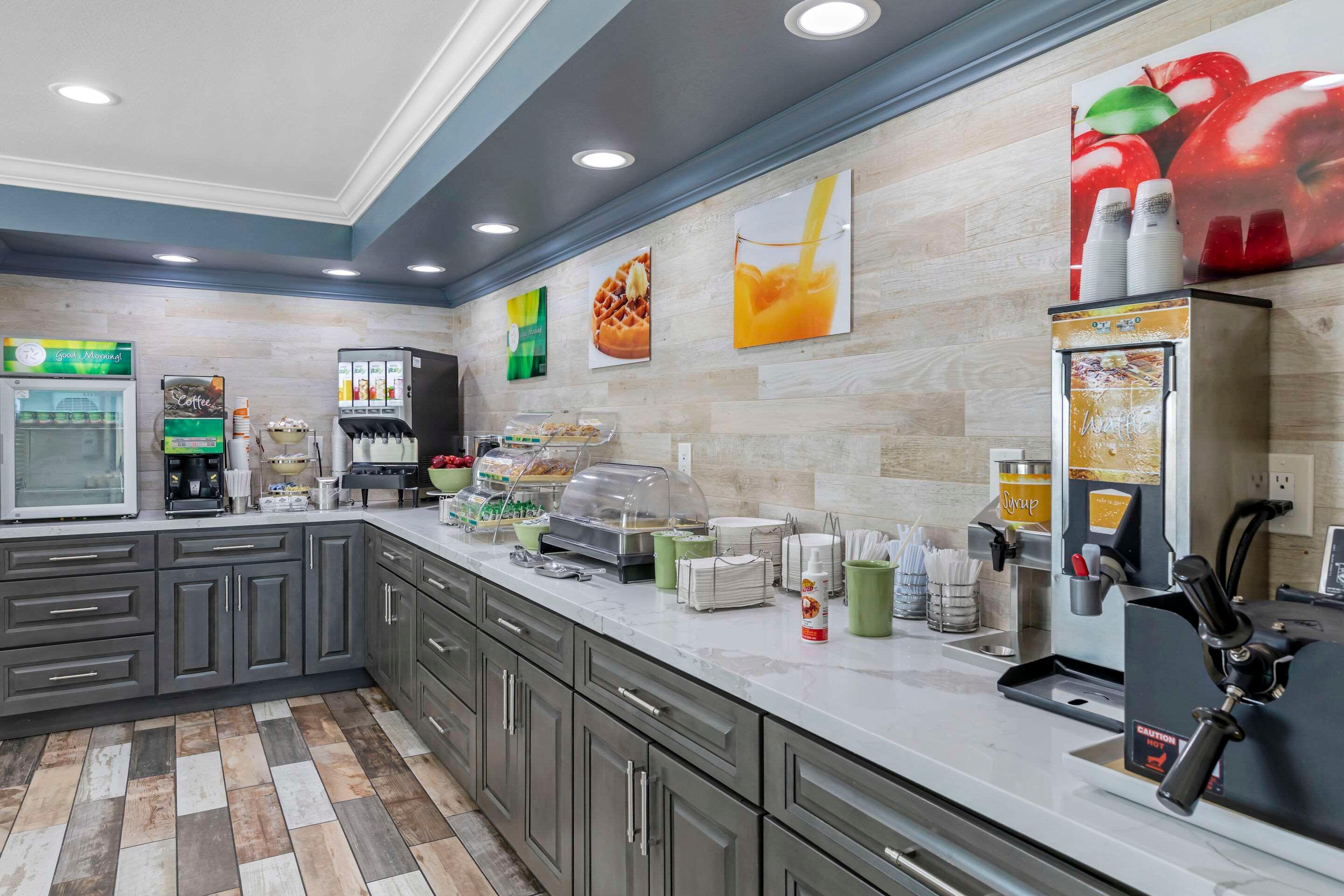 Restaurant Quality Inn Kettleman City near Hwy 41