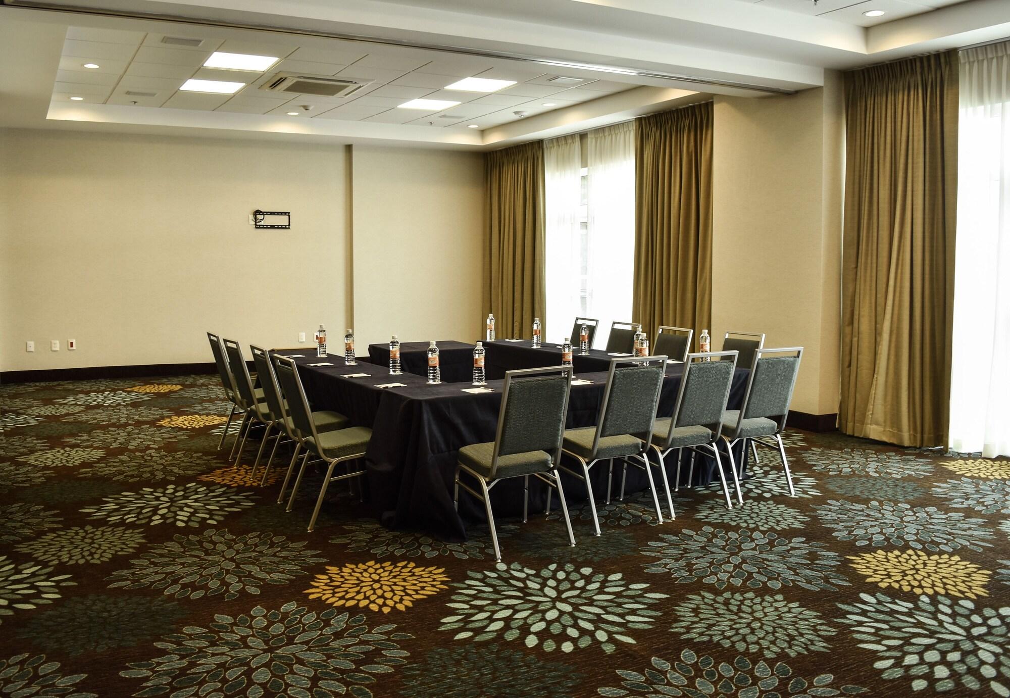 Sala de Reuniones Staybridge Suites Puebla by IHG