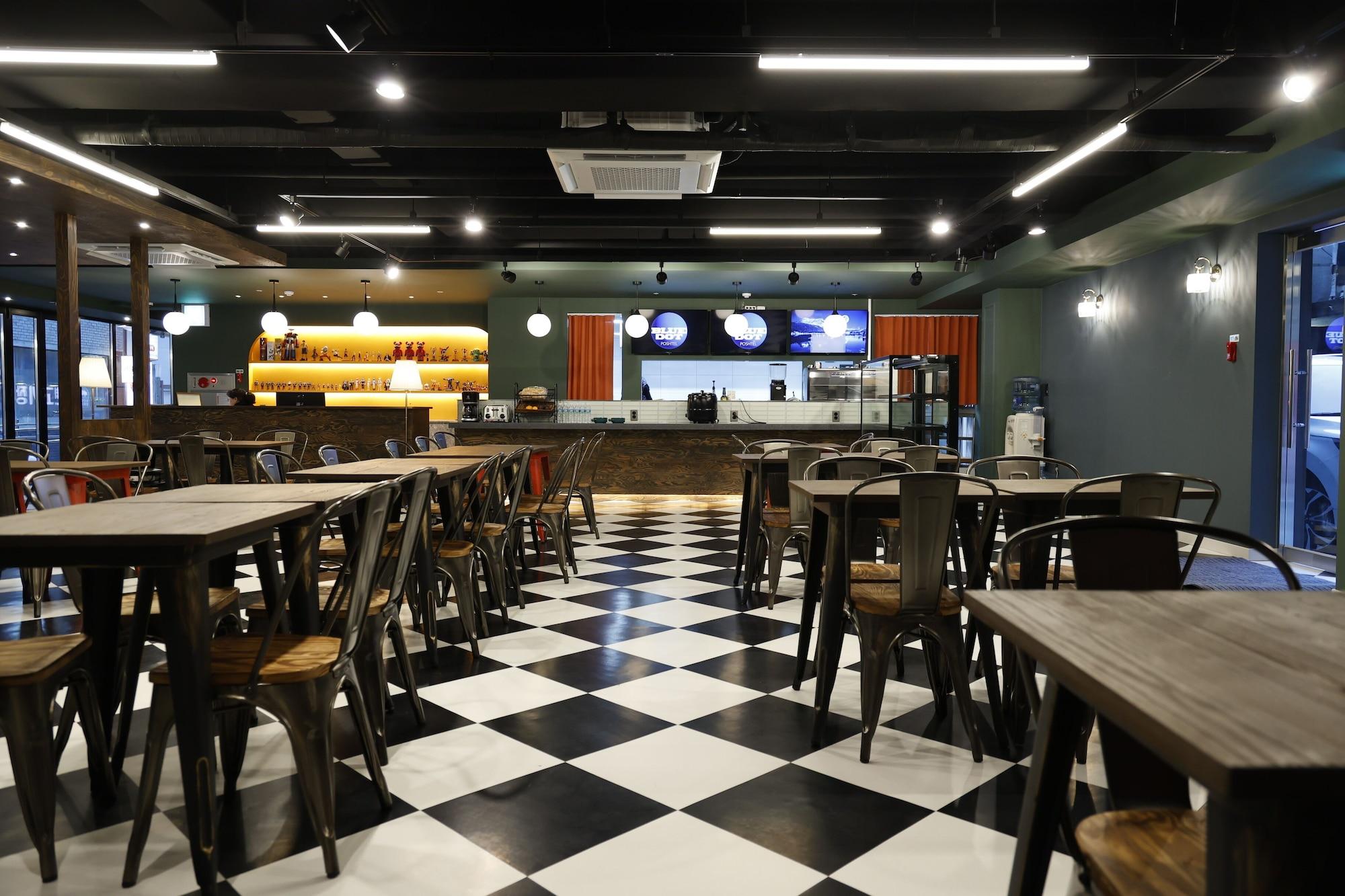 Restaurant Bluedot Poshtel Myeongodong