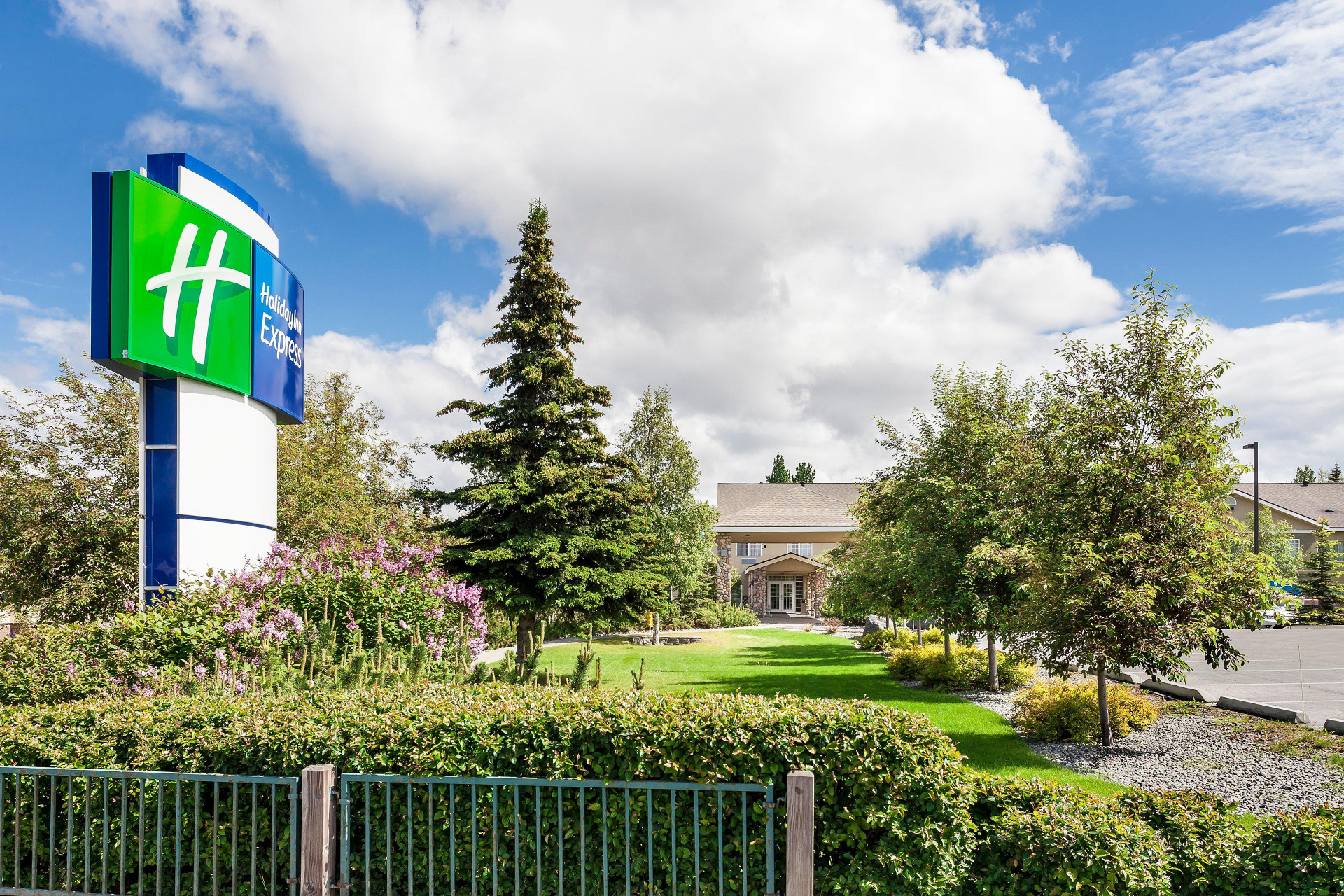 Vista Exterior Wyndham Garden Anchorage Airport