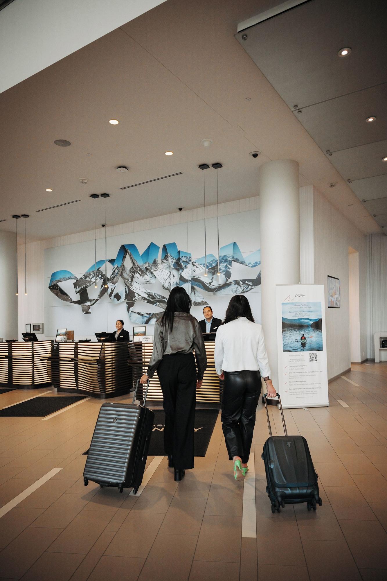 Vista Lobby Calgary Airport Marriott In-Terminal Hotel