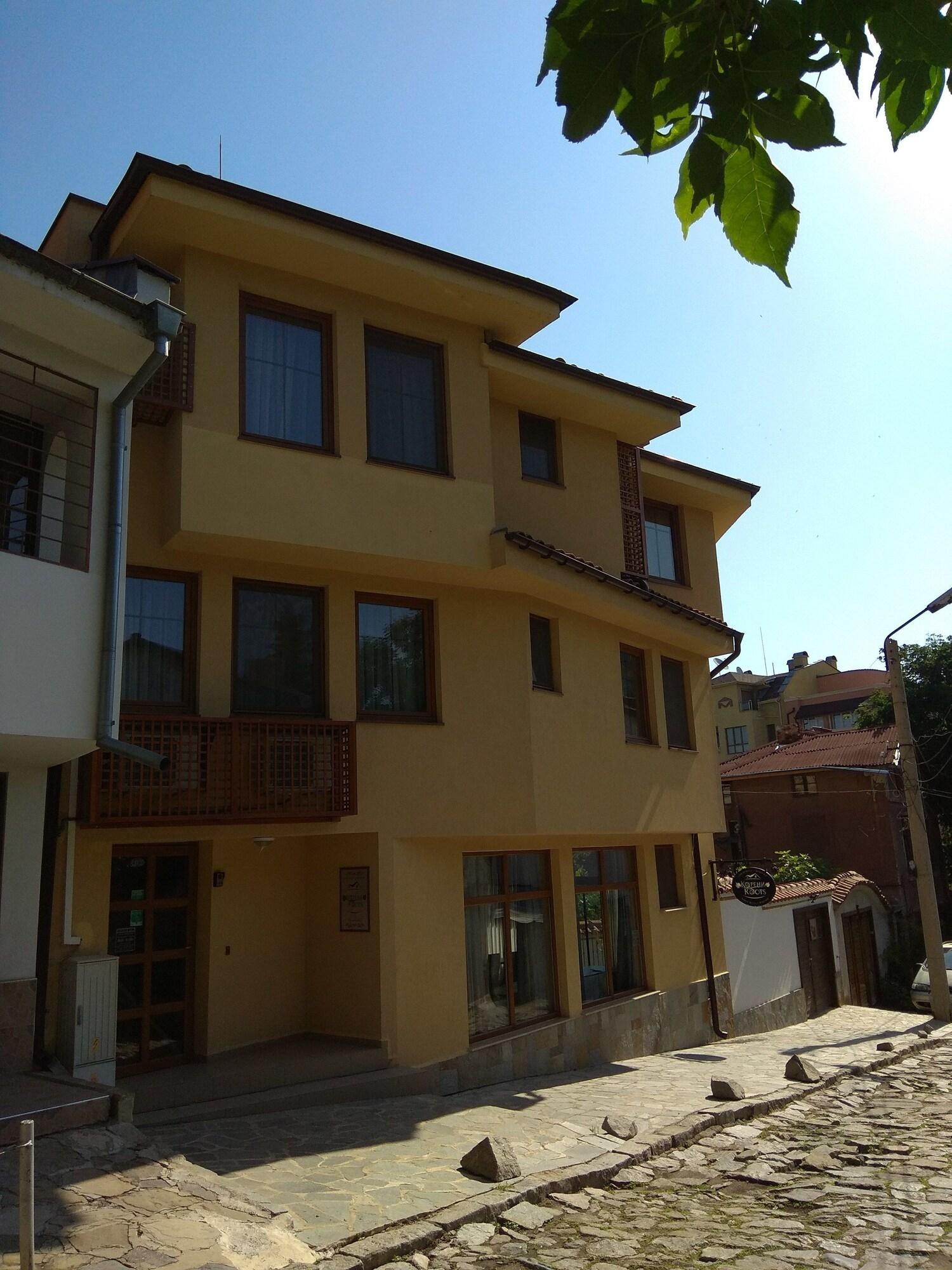 Vista Lobby Roots Hotel & Wine Bar