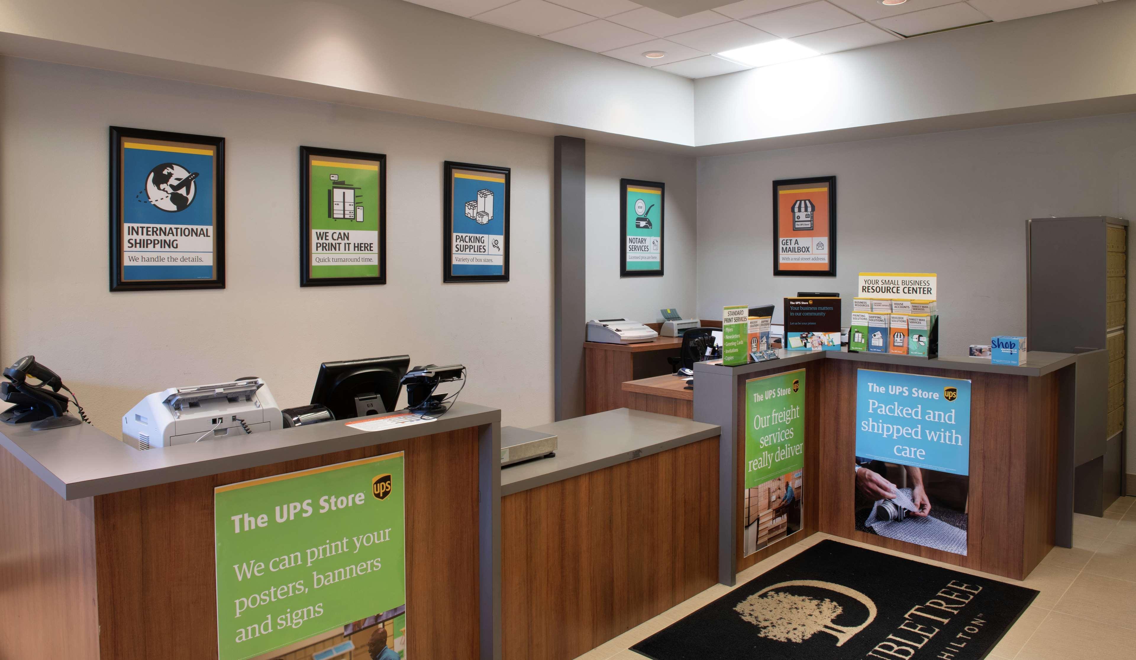 Vista Lobby DoubleTree by Hilton Orlando Theme Park Resort