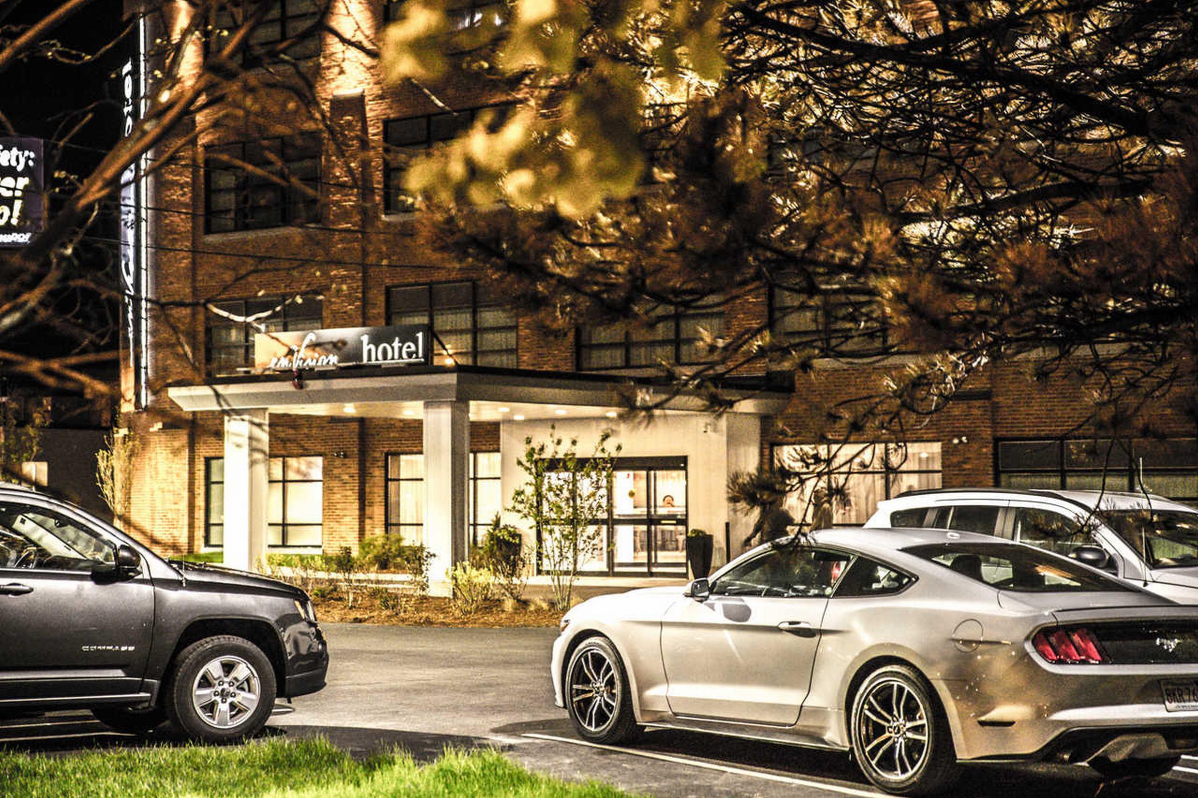 Vista Exterior enVision Hotel Boston-Everett, an Ascend Hotel Col