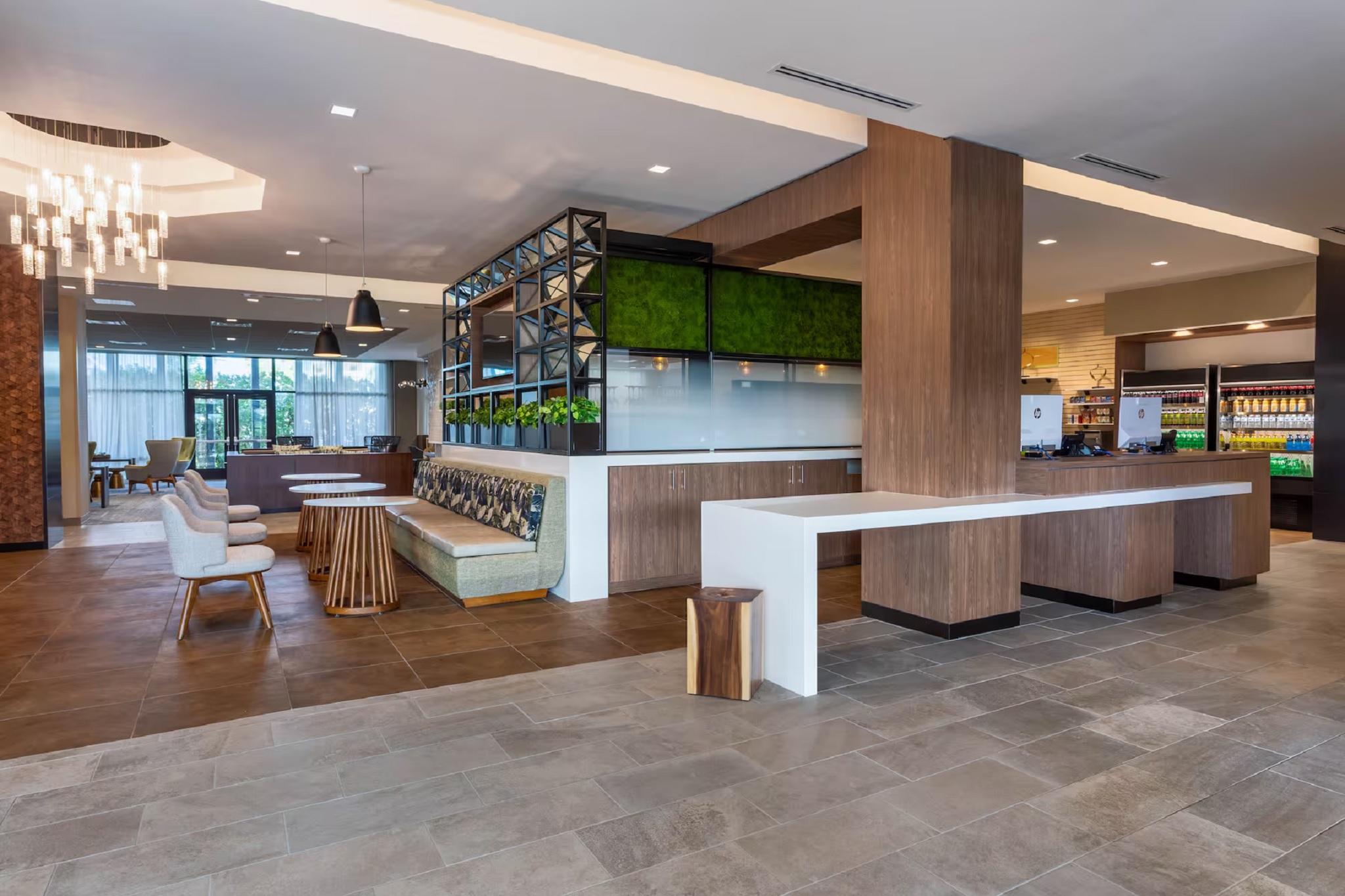 Vista Lobby Wyndham Garden Orlando Universal / I Drive