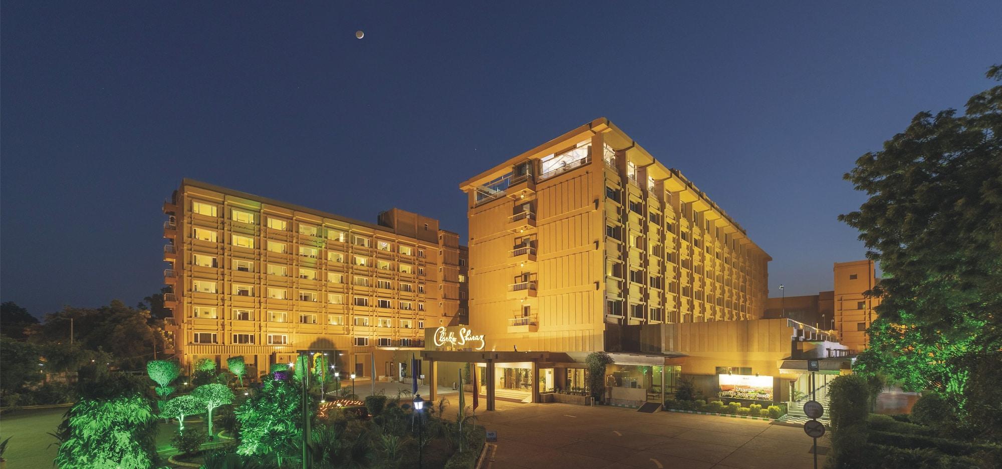 Vista Exterior Hotel Clarks Shiraz