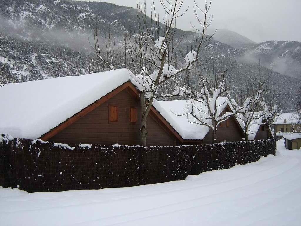 Vista Exterior Bungalows l'Orri del Pallars