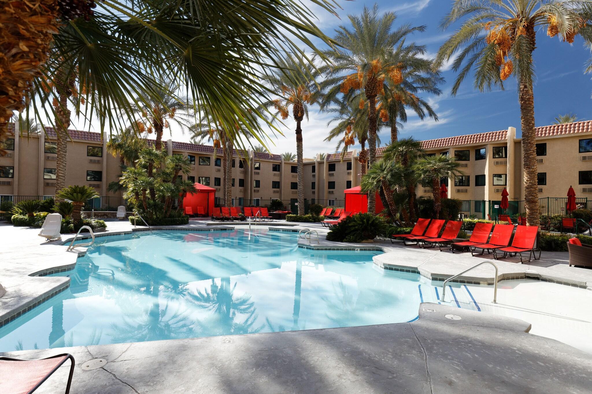 Vista Piscina Silver Sevens Hotel and Casino, a Wyndham Garden