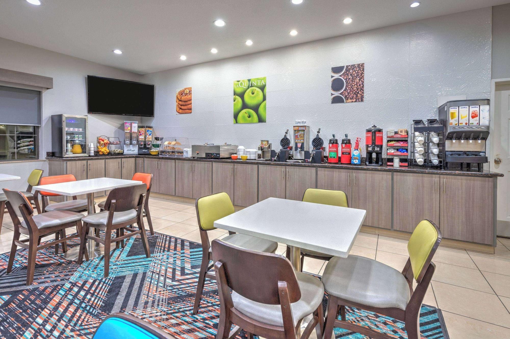 Restaurant La Quinta Inn & Suites by Wyndham Alvarado
