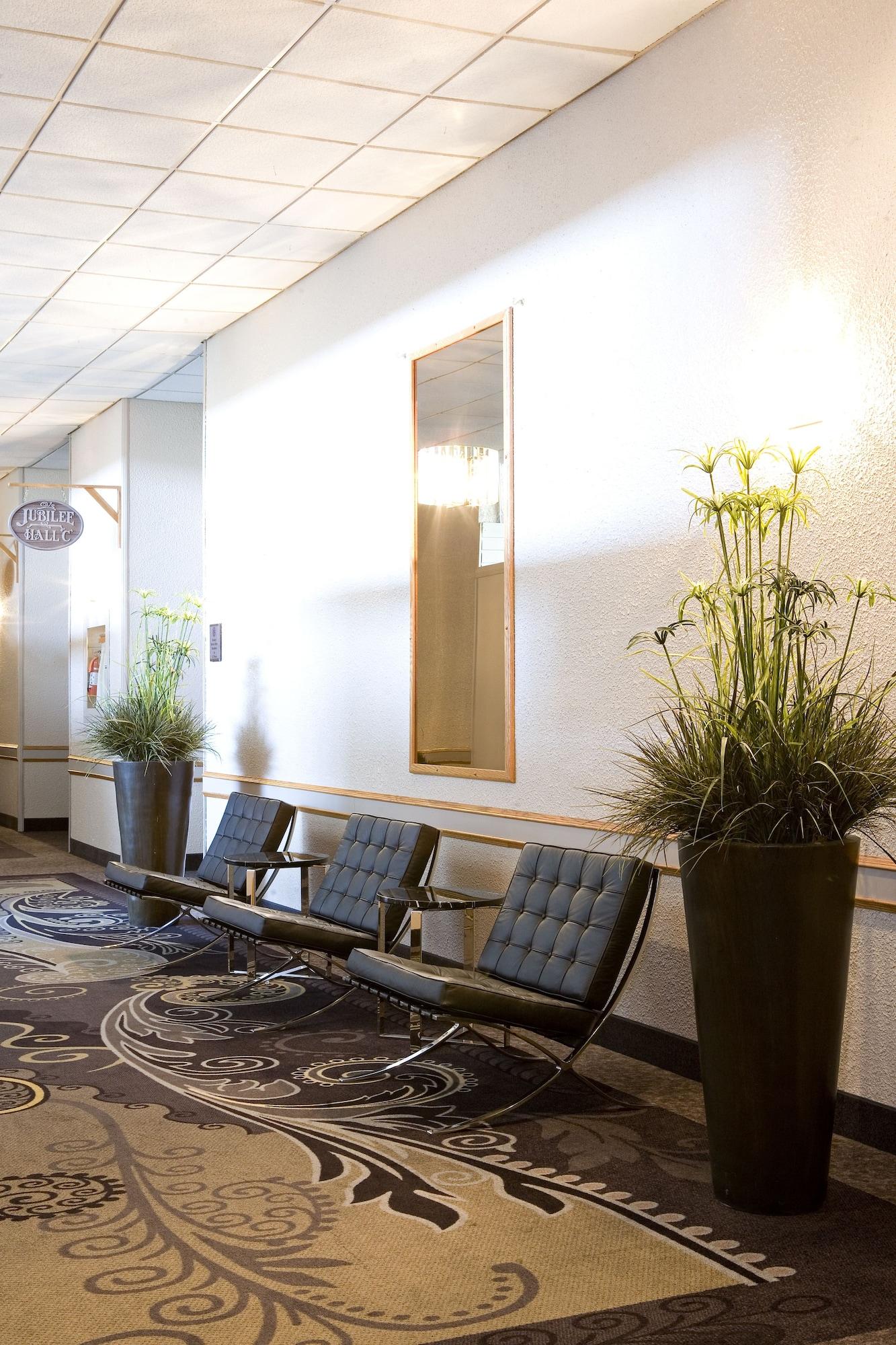 Vista Lobby Heritage Inn Hotel & Convention Centre Moose Jaw