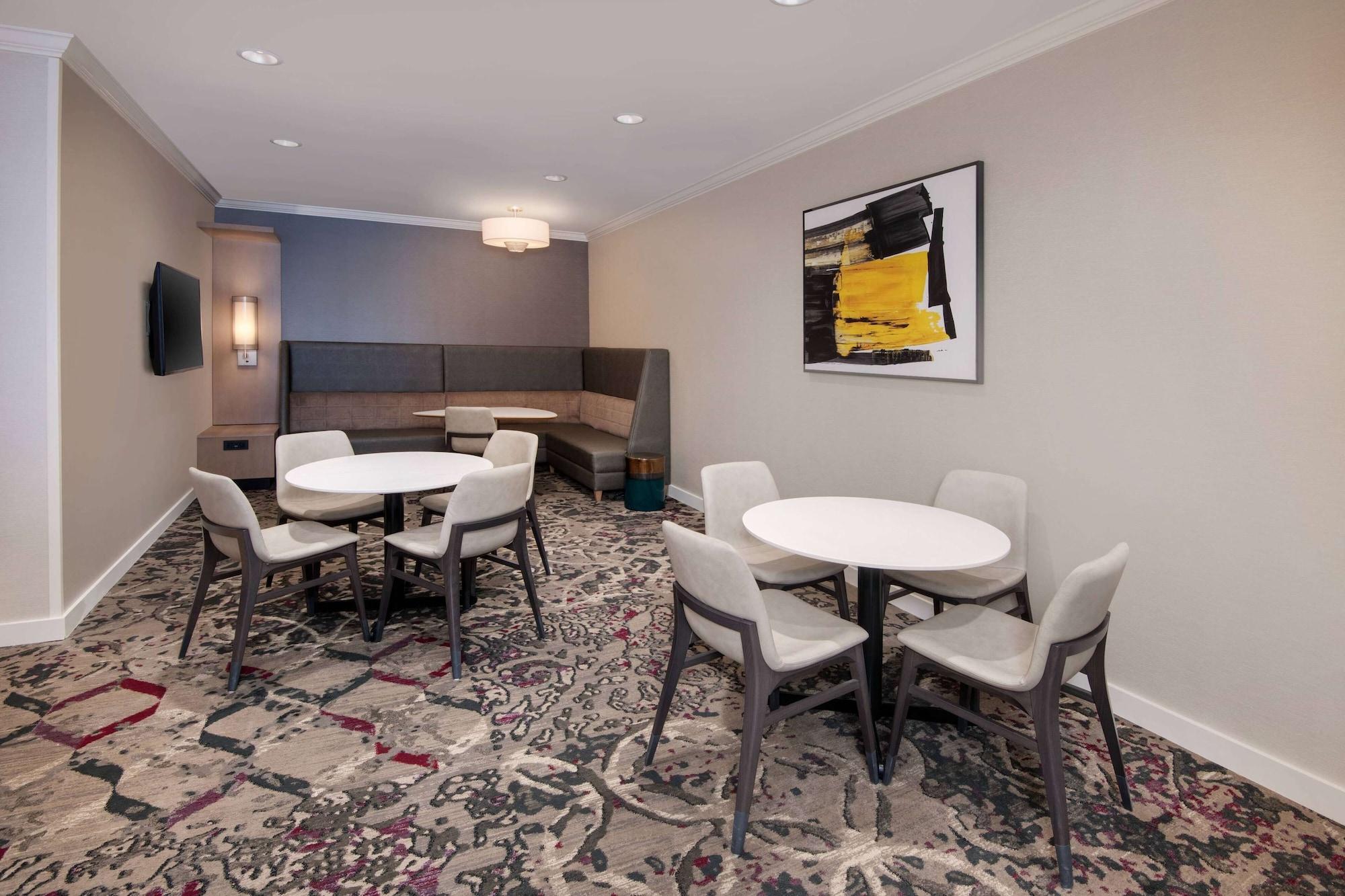 Vista Lobby Sonesta ES Suites Atlanta Alpharetta North Point Mall