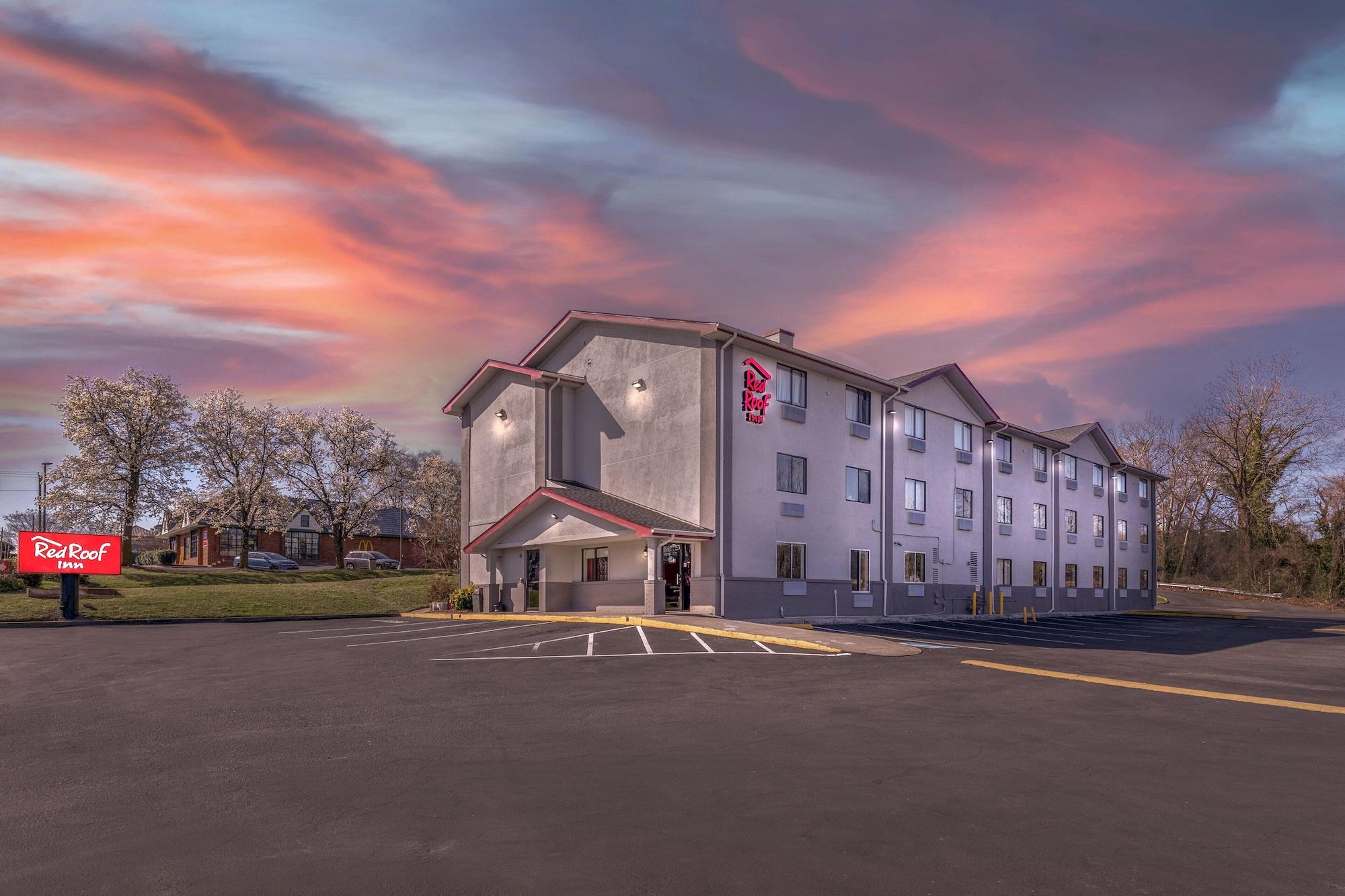 Vista Exterior Red Roof Inn Suffolk