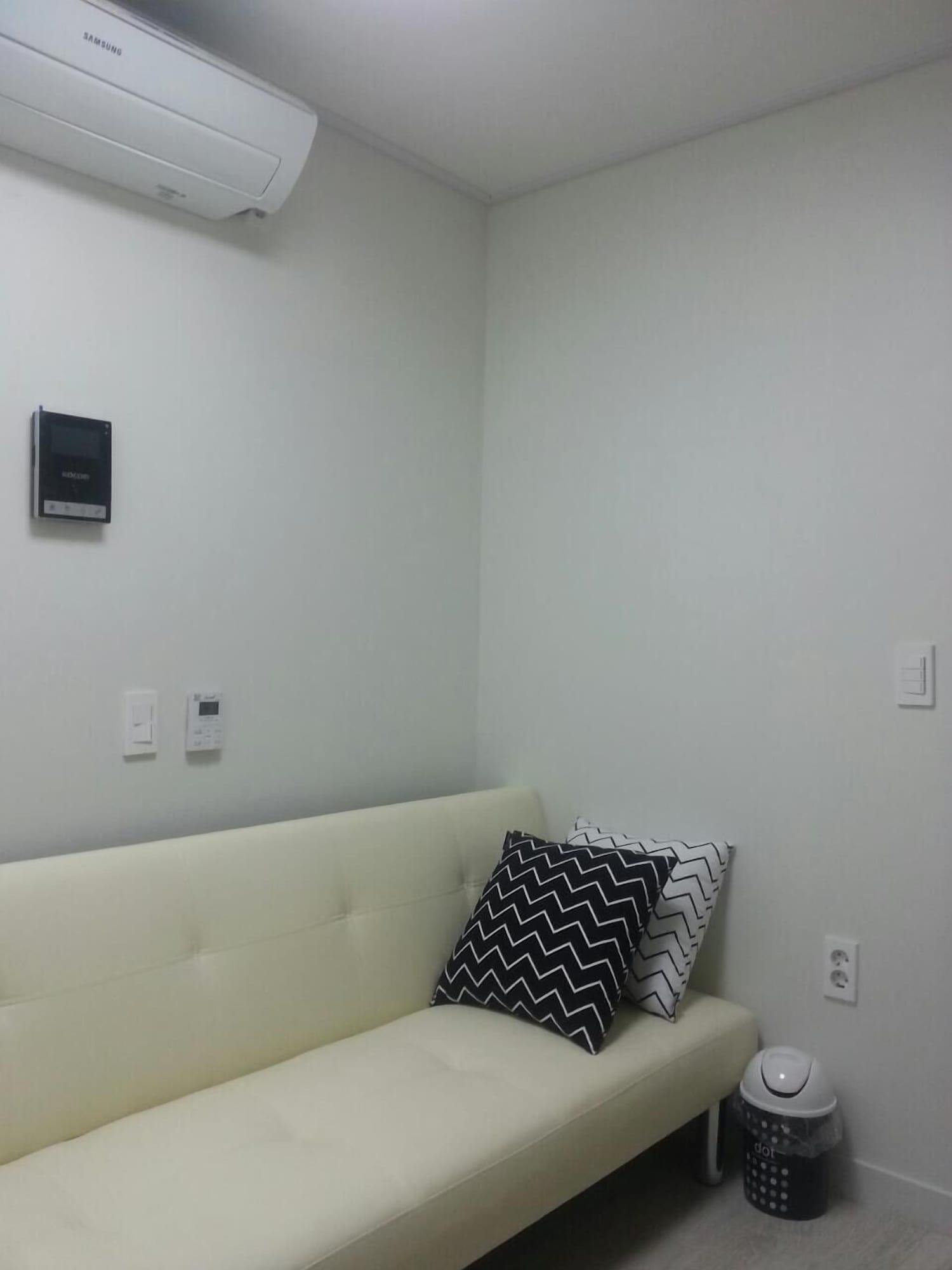 Equipamiento de Habitación Daon House