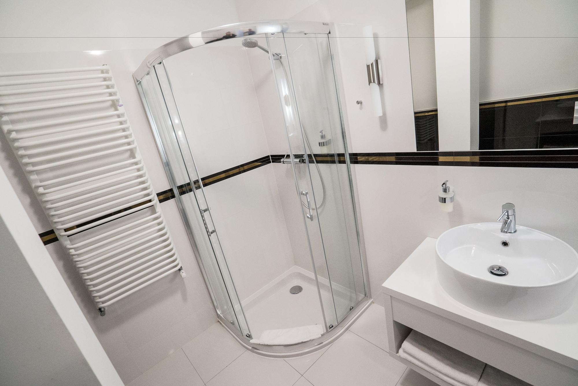 Equipamiento de Habitación Hotel Aleksandria